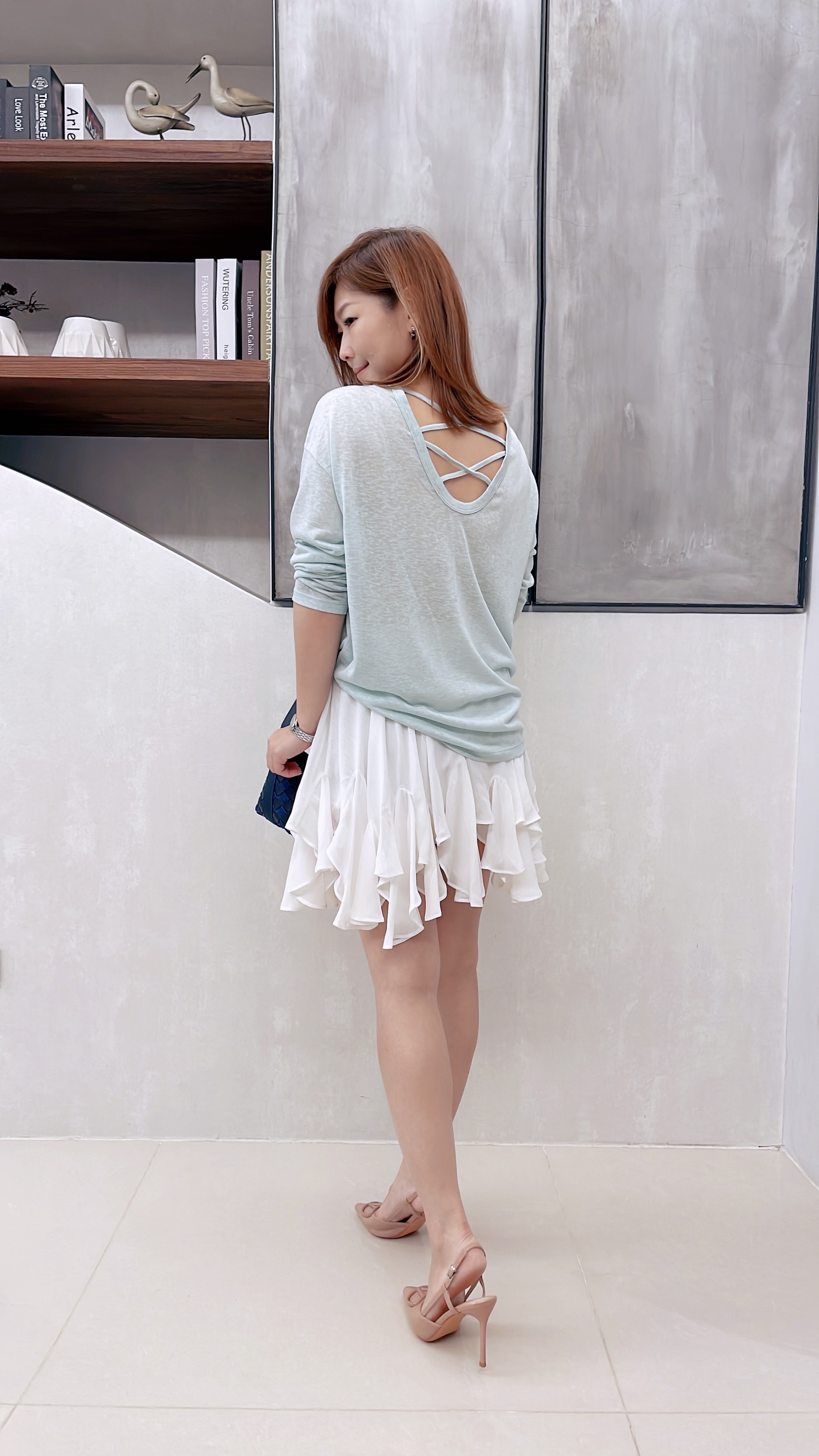 Nellie&Co 交叉鏤空V背上衣 ｜涼感防曬 （特）