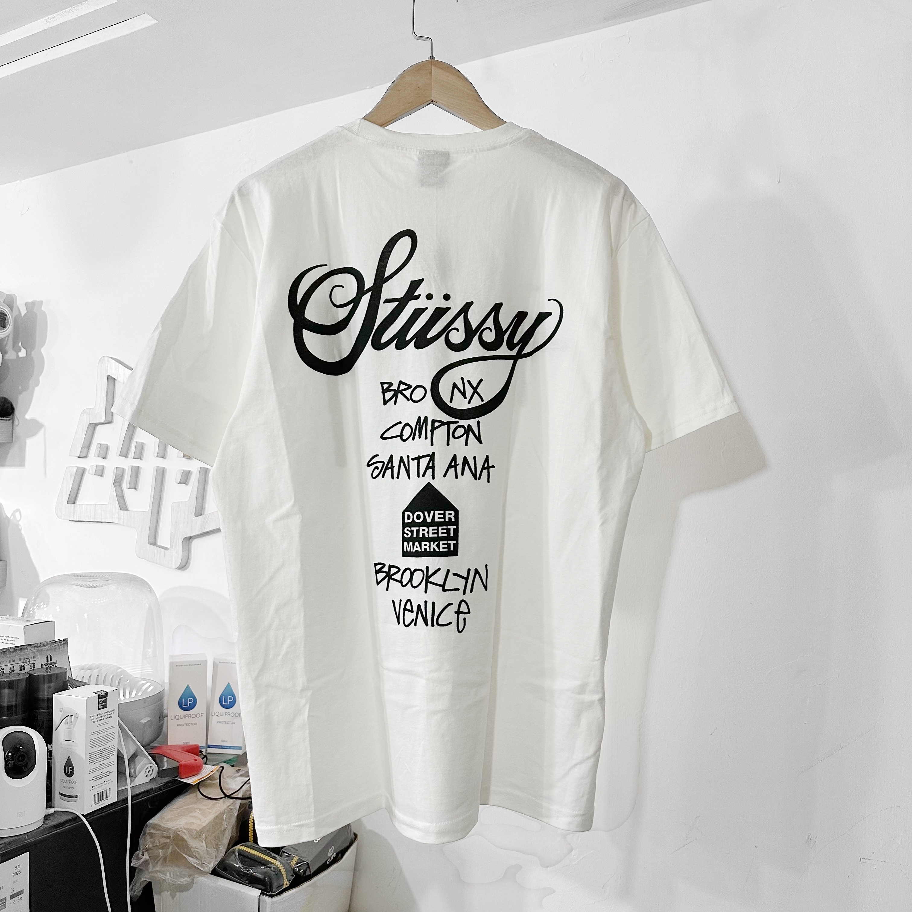STÜSSY SS25 DSM World Tour T-Shirt White （DSM聯名版本）