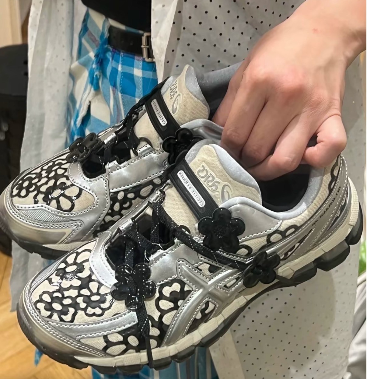 CECILIE BAHNSEN x Asics Gel-Kayano 20 銀色聯名跑鞋