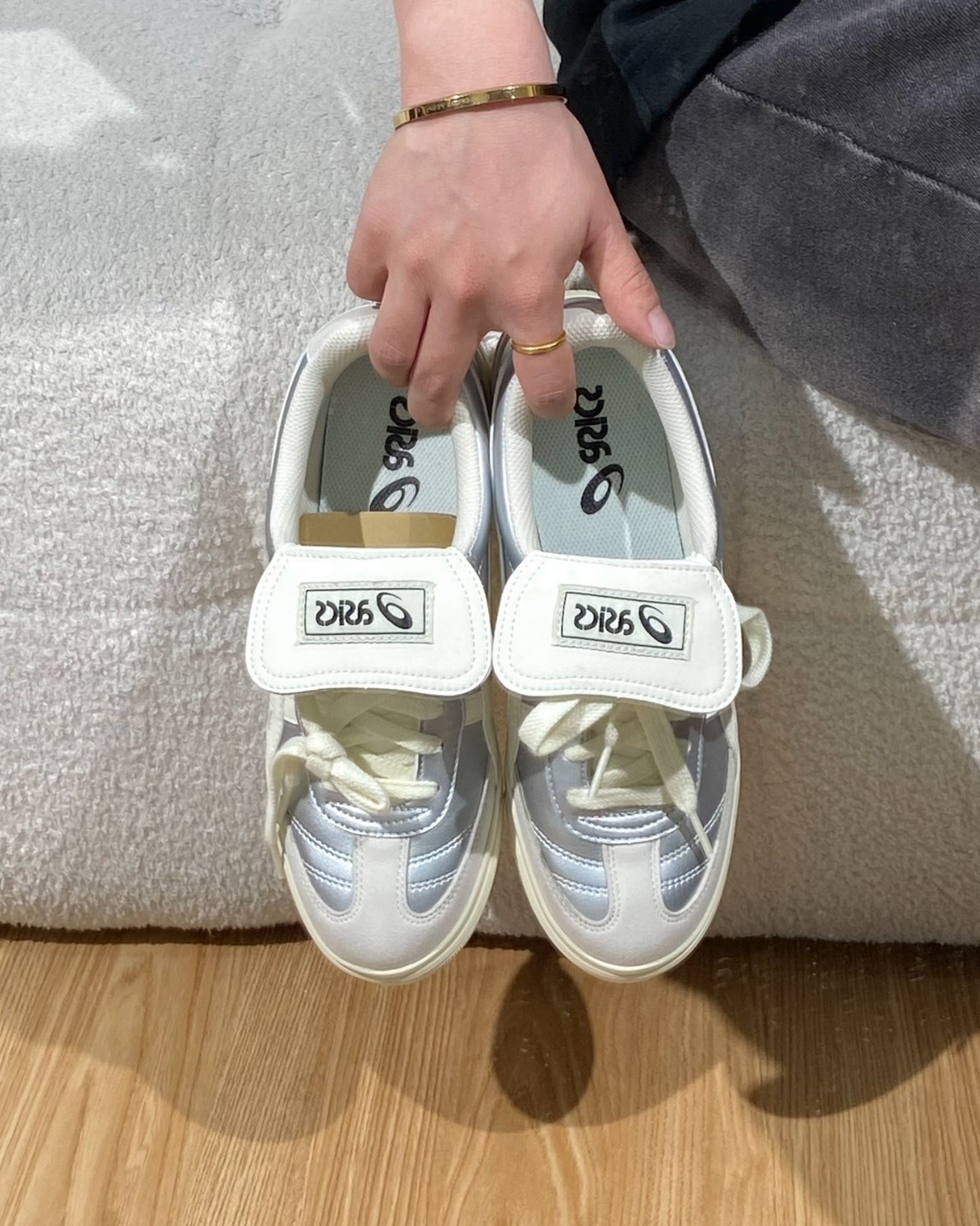 Asics Aaron 2.0 銀色薄底板鞋 男女同款