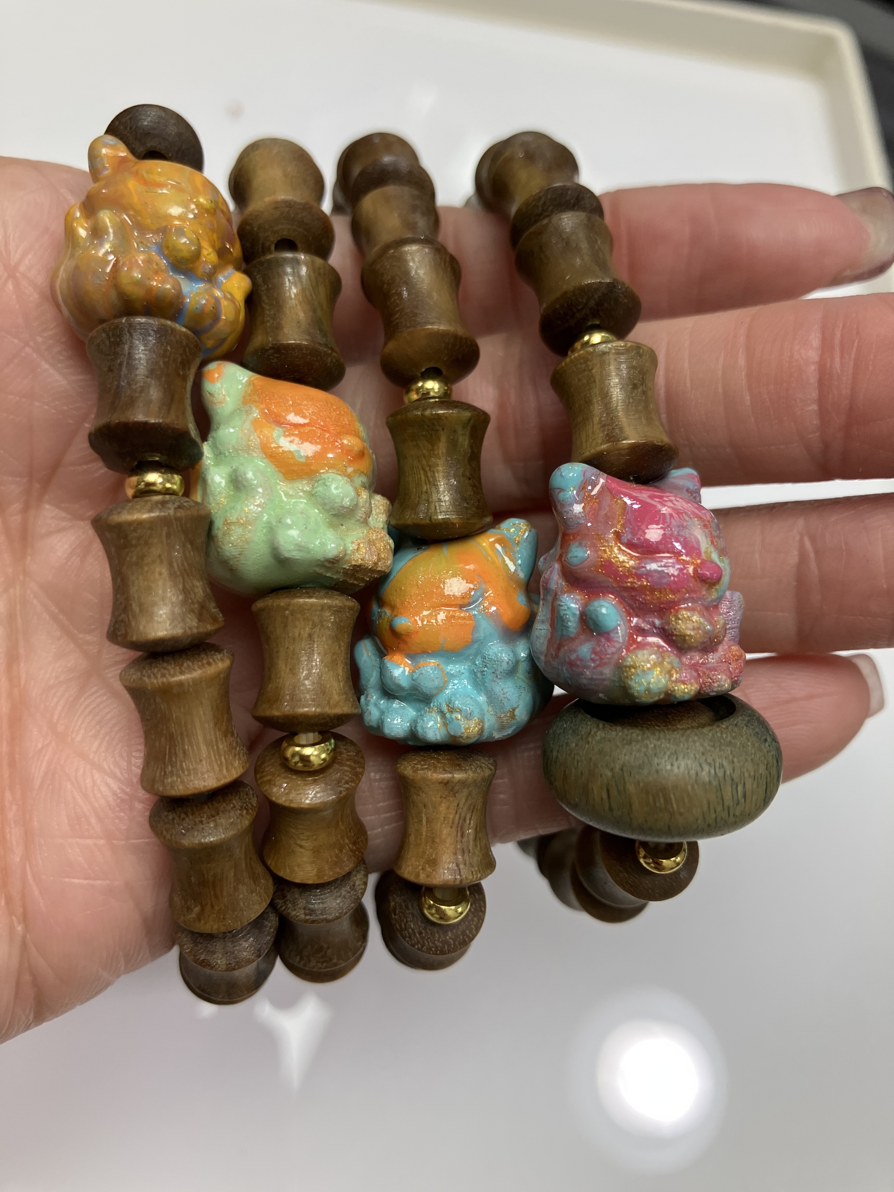 260131 - C150 綠檀木節節高升大漆九尾狐設計款手串（隨機顏色）