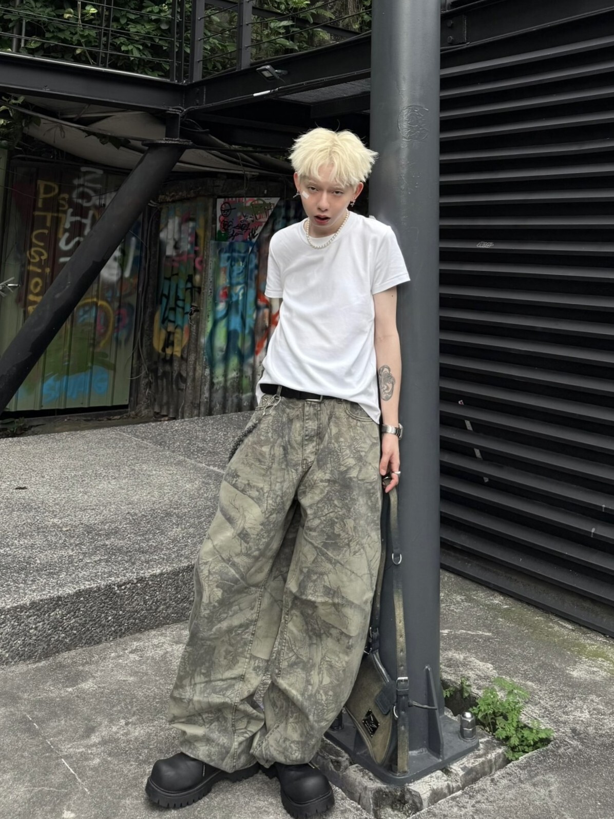 韓國 高質量 仿真 樹紋 氣球 彎刀 牛仔褲