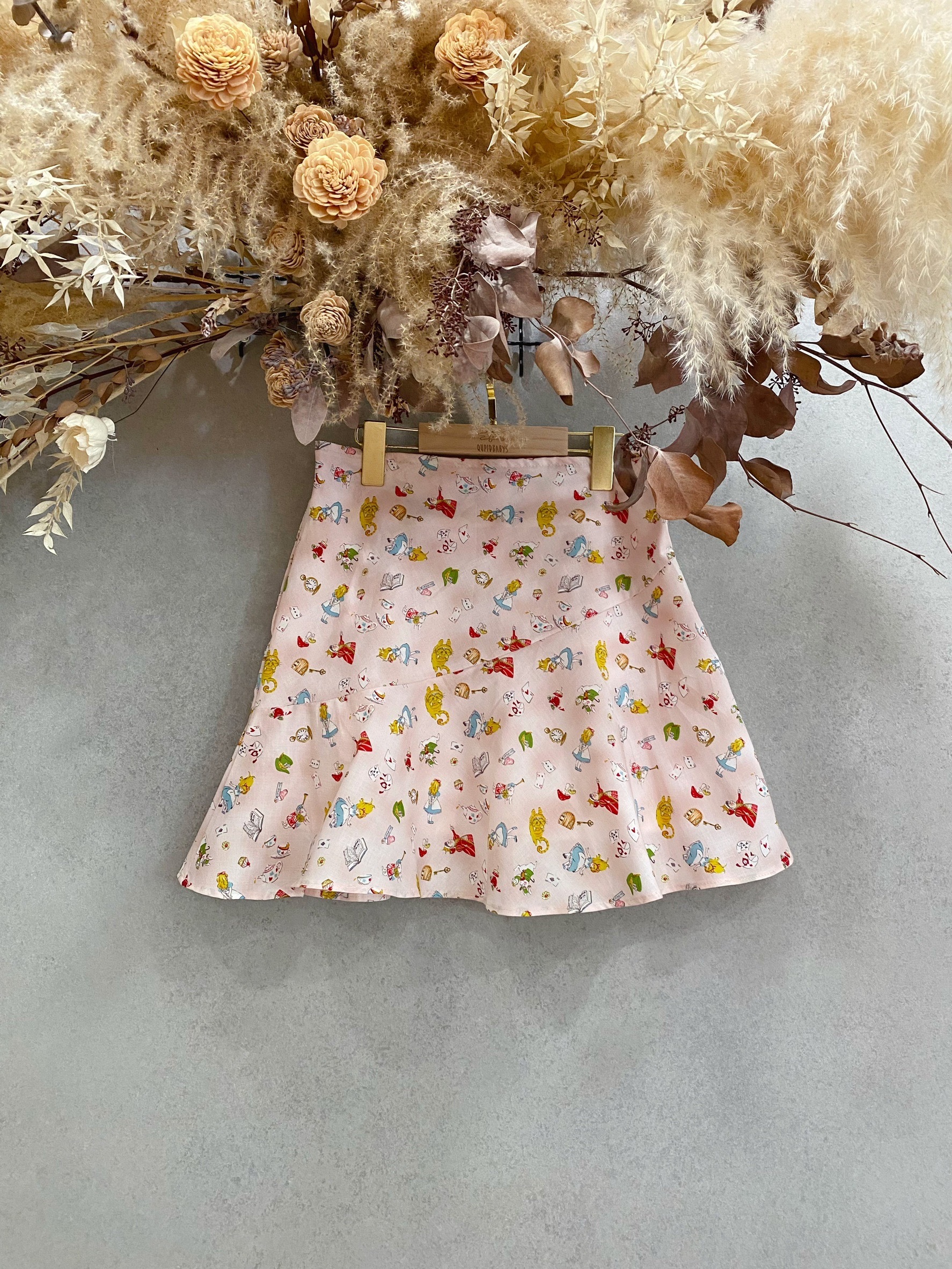 愛麗絲與紅心皇后 媽咪俏皮連褲短裙