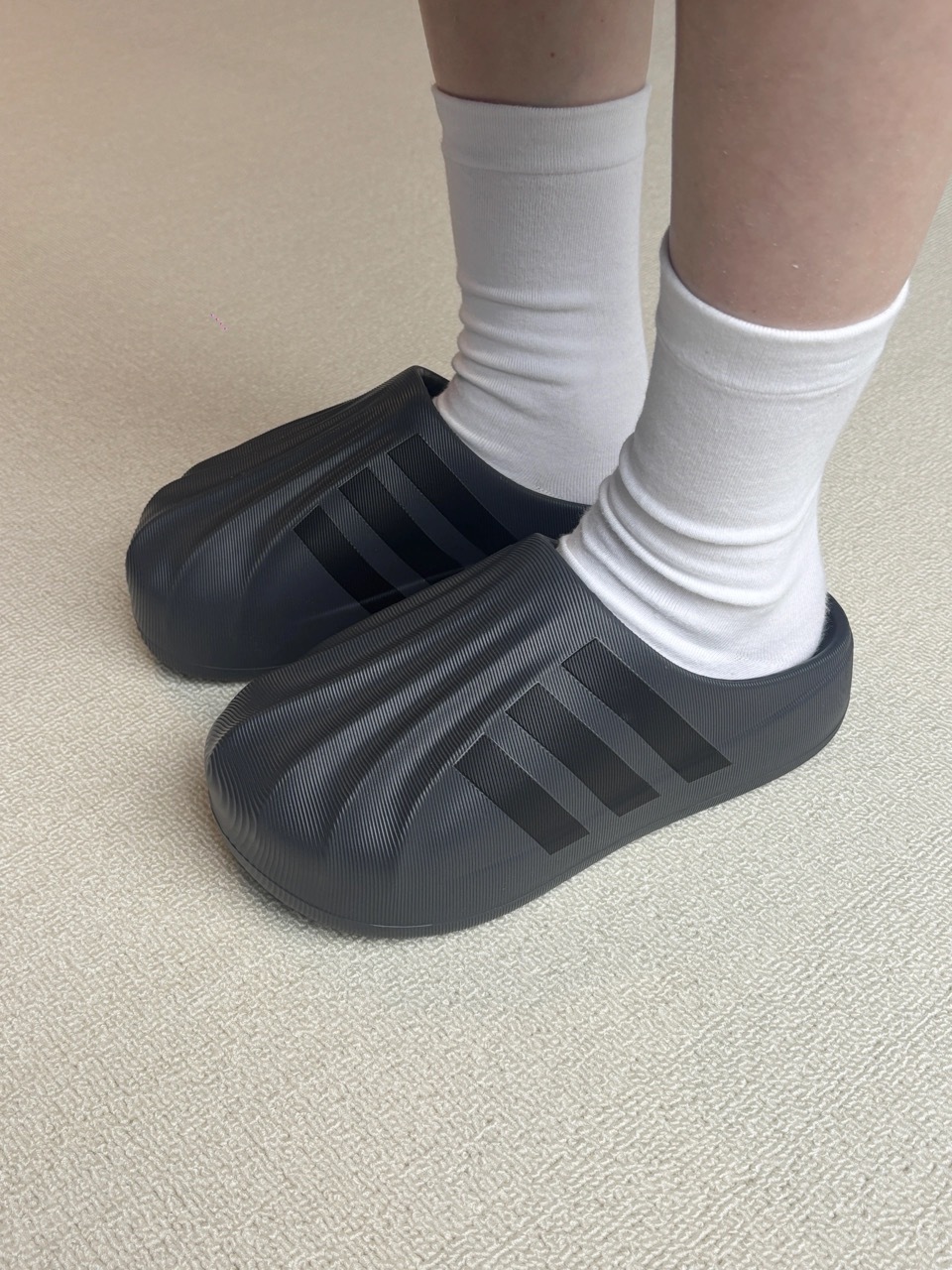 ADIDAS ADIFOM SUPERSTAR MULE 灰黑 深灰 貝殼鞋 胖胖鞋 拖鞋 穆勒鞋 懶人鞋 男女鞋 JP5387 / 預購