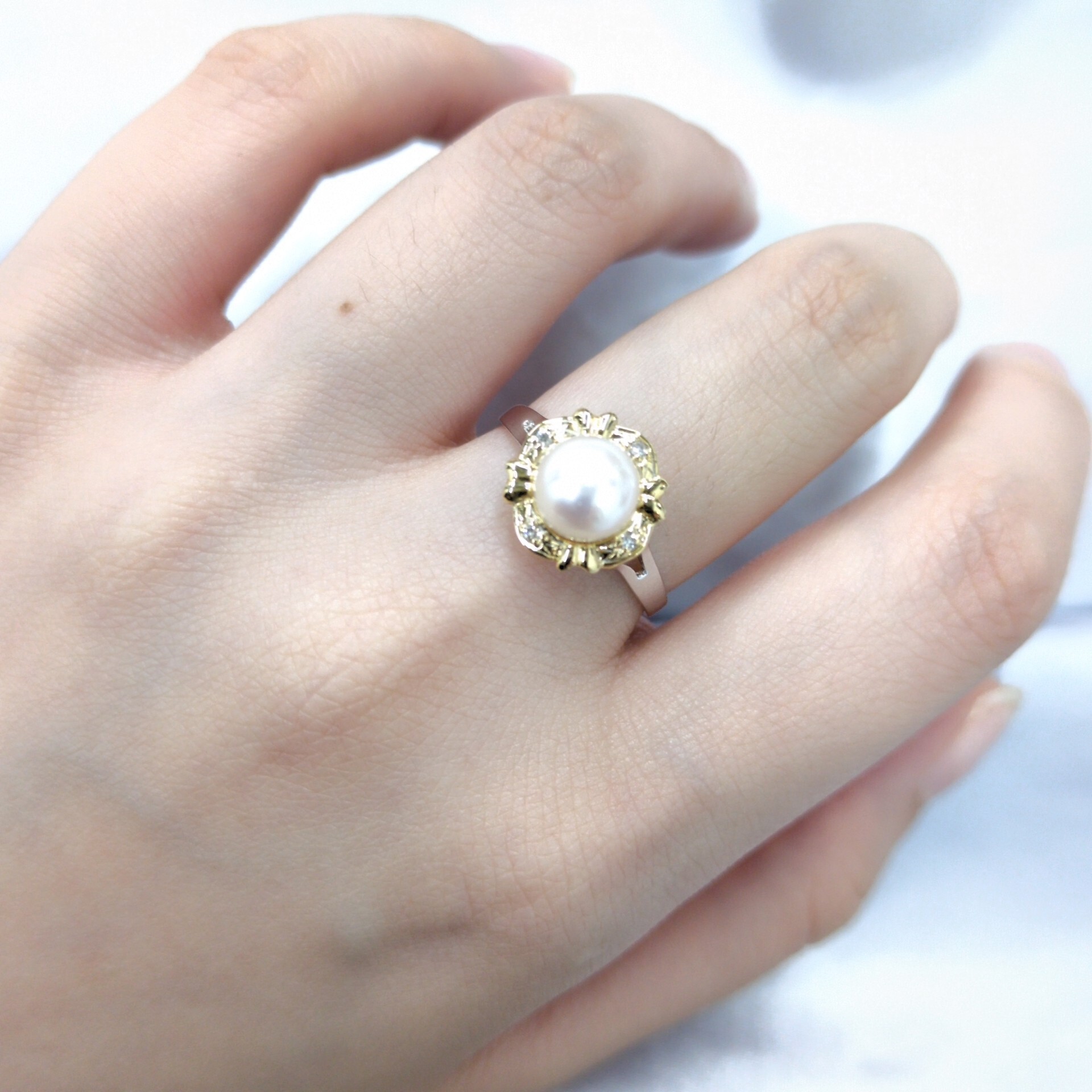 14K Gold 0.02ct Pearl and Diamond Ring