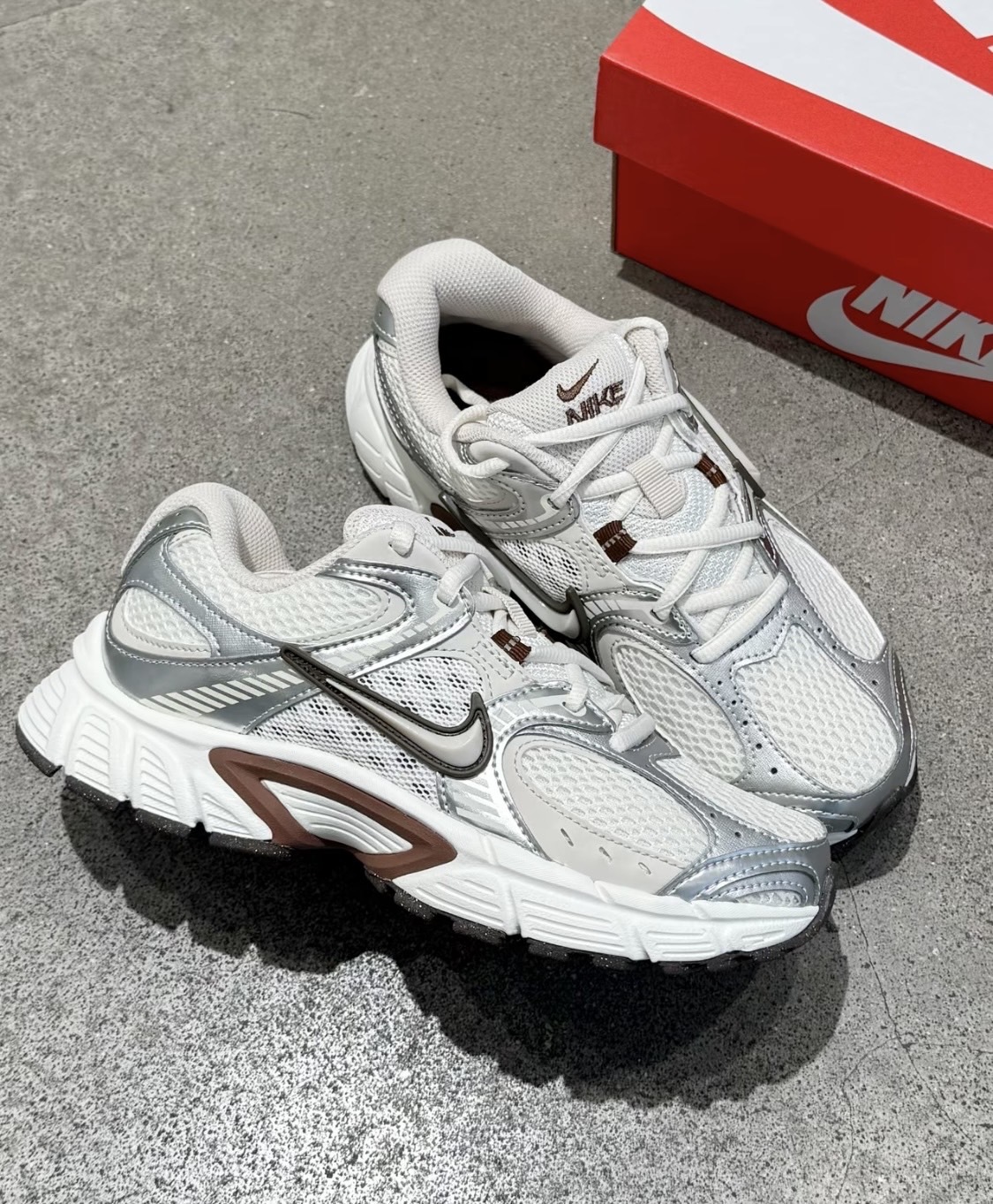 Nike V5 RNR 白棕色 銀色 Y2K 復古 慢跑鞋 老爹鞋 HQ7901-102/預購