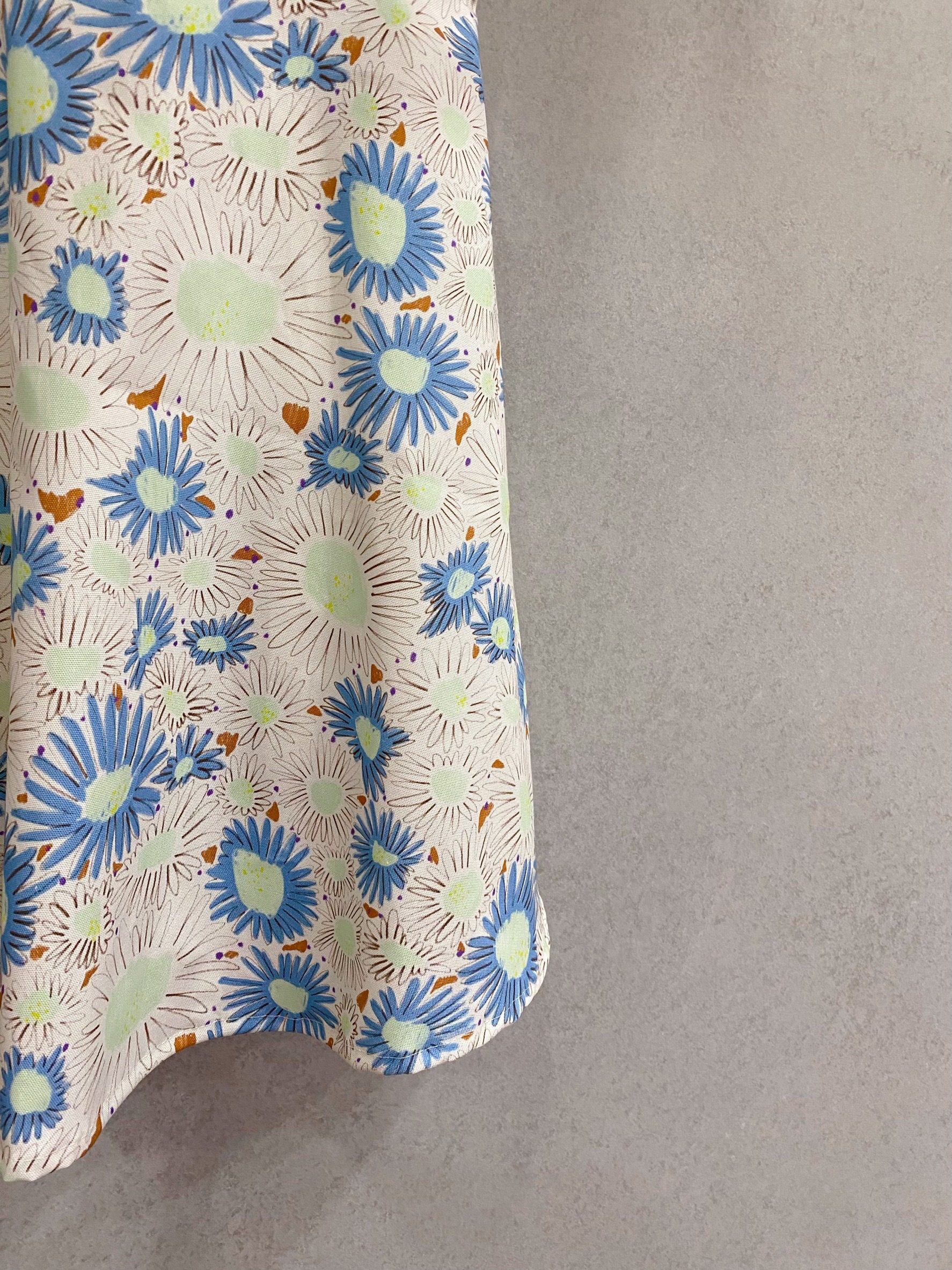 粉藍雛菊 媽咪白雪公主短洋裝(S)