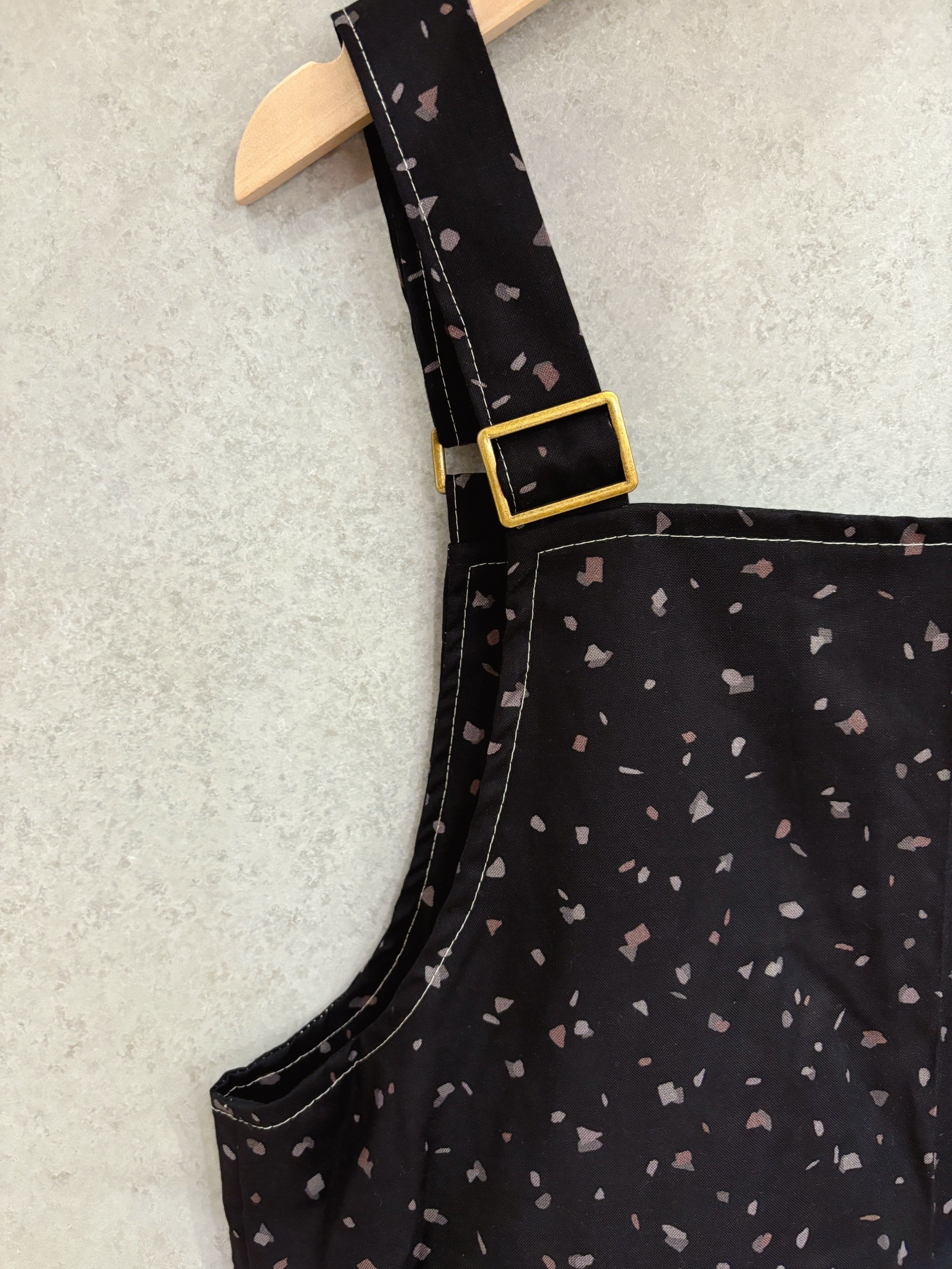 塵埃 媽咪吊帶短褲