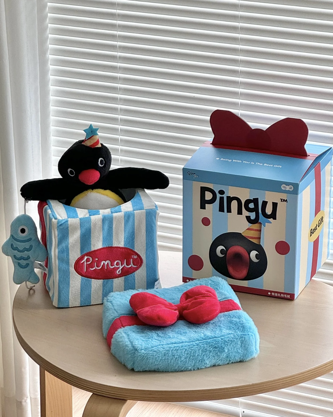 <正版授權> PINGU 企鵝家族 驚喜禮物盒 毛絨 玩偶 娃娃