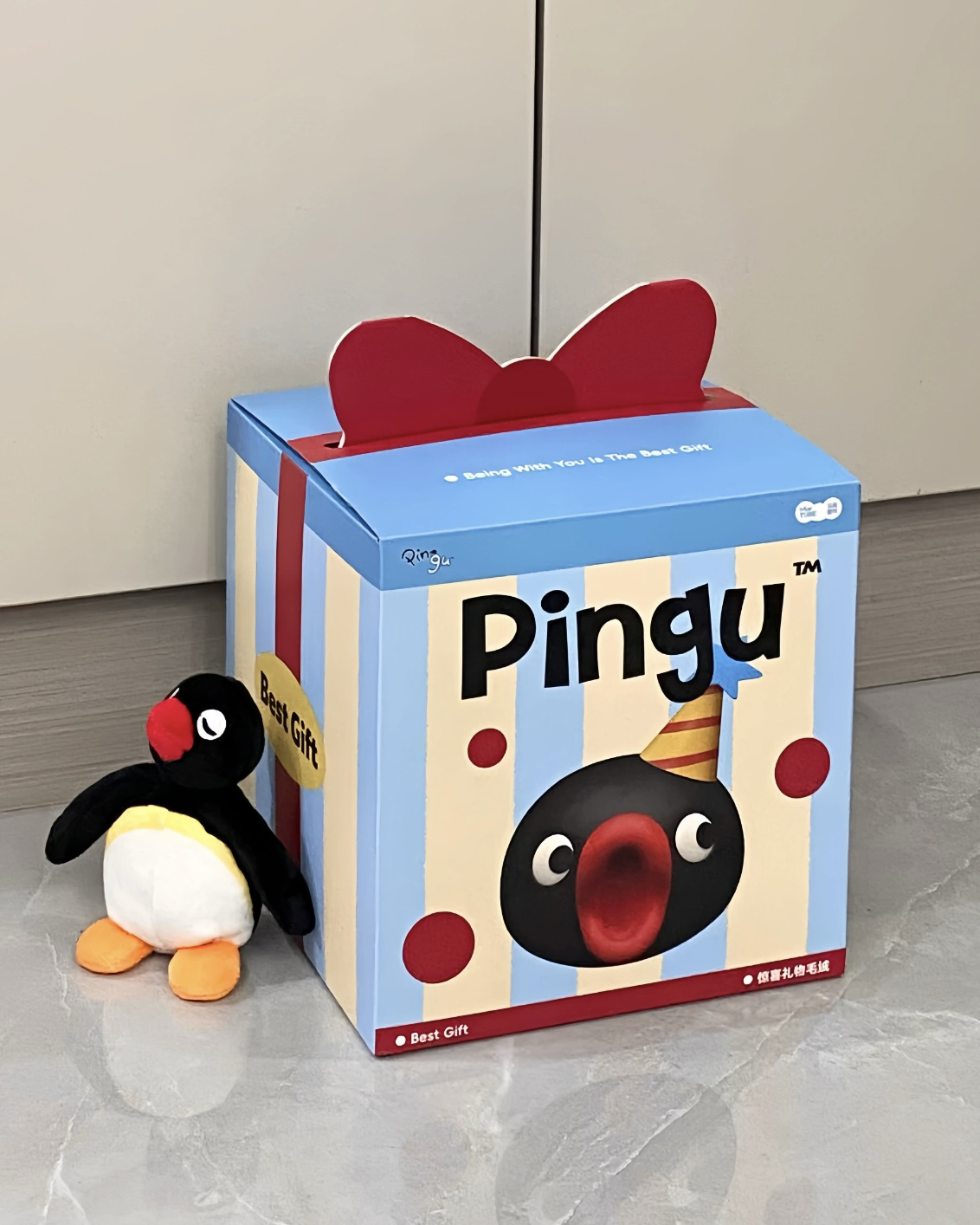 <正版授權> PINGU 企鵝家族 驚喜禮物盒 毛絨 玩偶 娃娃