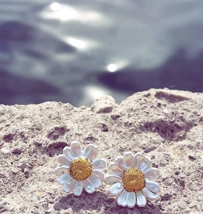 1TA0524-177 THALLO Ismini Daisy Earrings Studs 24K Gold and Sterling Silver #s720a (A-SK-E)