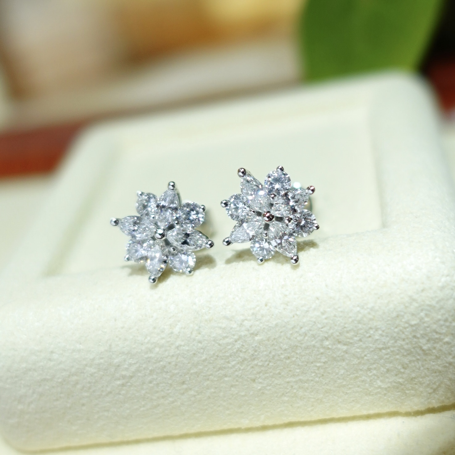 18K金拼鑽耳釘 - 煙花