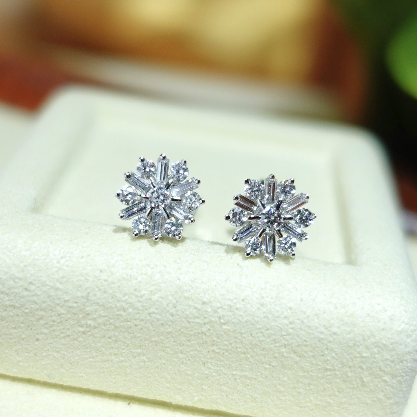 18K金拼鑽耳釘 - 雪花