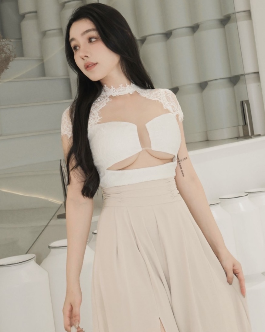 訂製-性感睫毛蕾絲南半球上衣