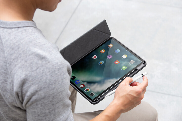 UNIQ Moven iPad 11th 11" (2025) 磁吸帶筆槽透明平板保護套