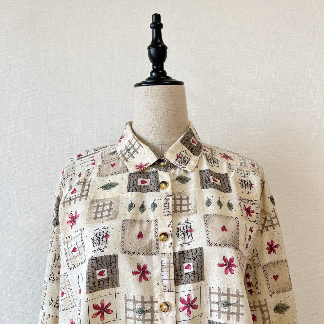 米色綿質碎花圖案古著上衣