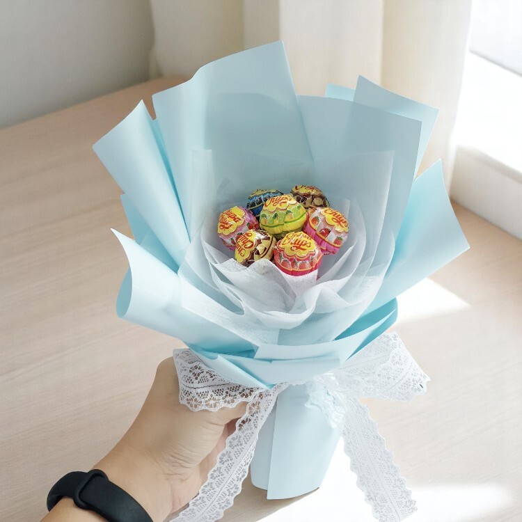 藍色花朵加倍佳棒棒糖花束,加倍佳零食花束,加倍佳棒棒糖花束Chupa Chups Lollipop bouquet