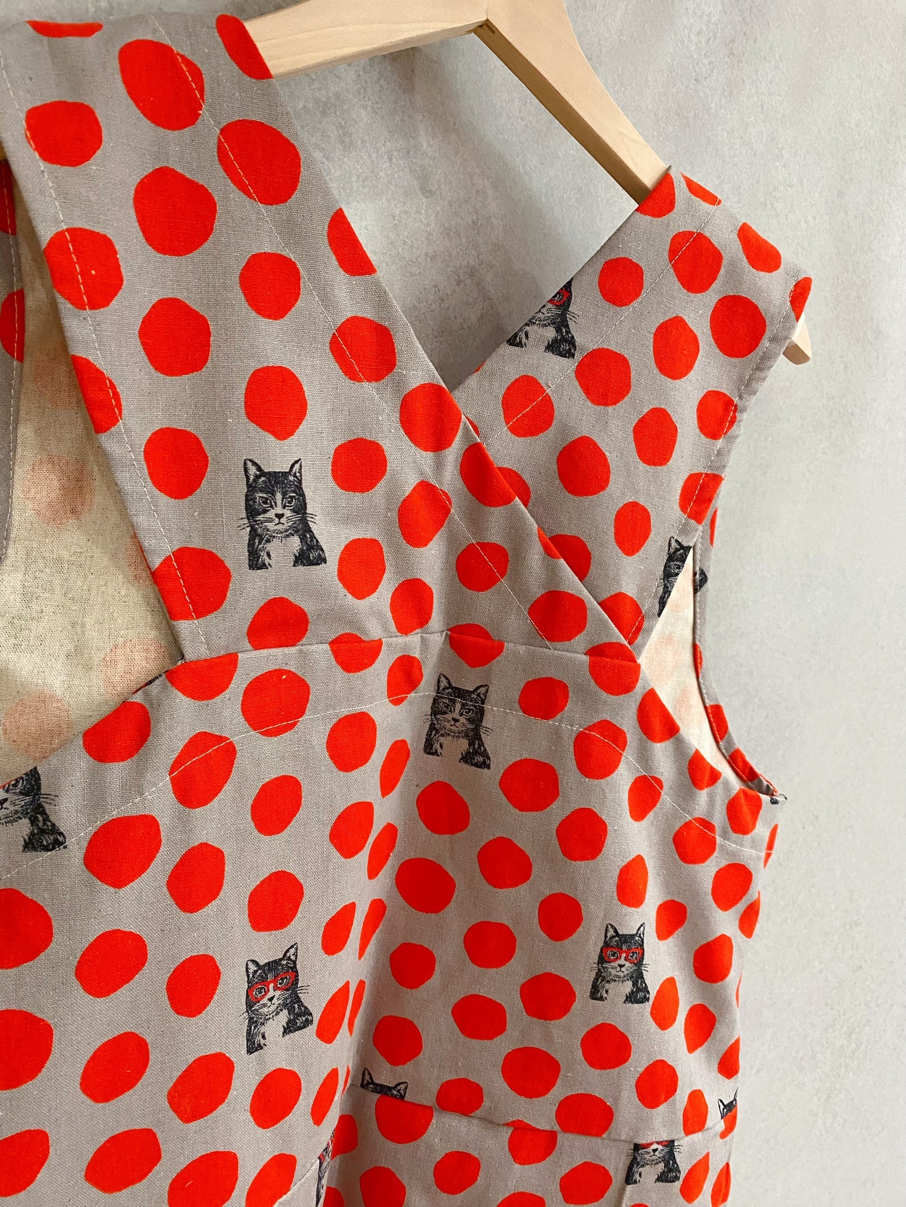 紅水玉眼鏡貓 媽咪職人洋裝