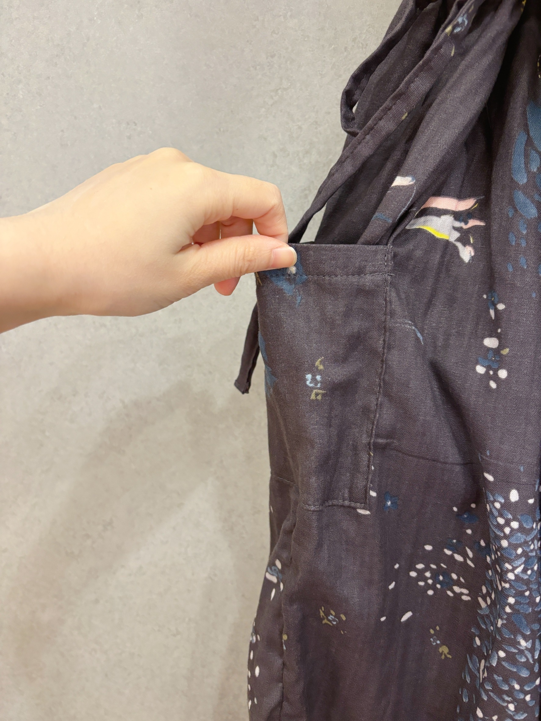 伊藤深灰底花卉 媽咪背心長罩衫洋裝