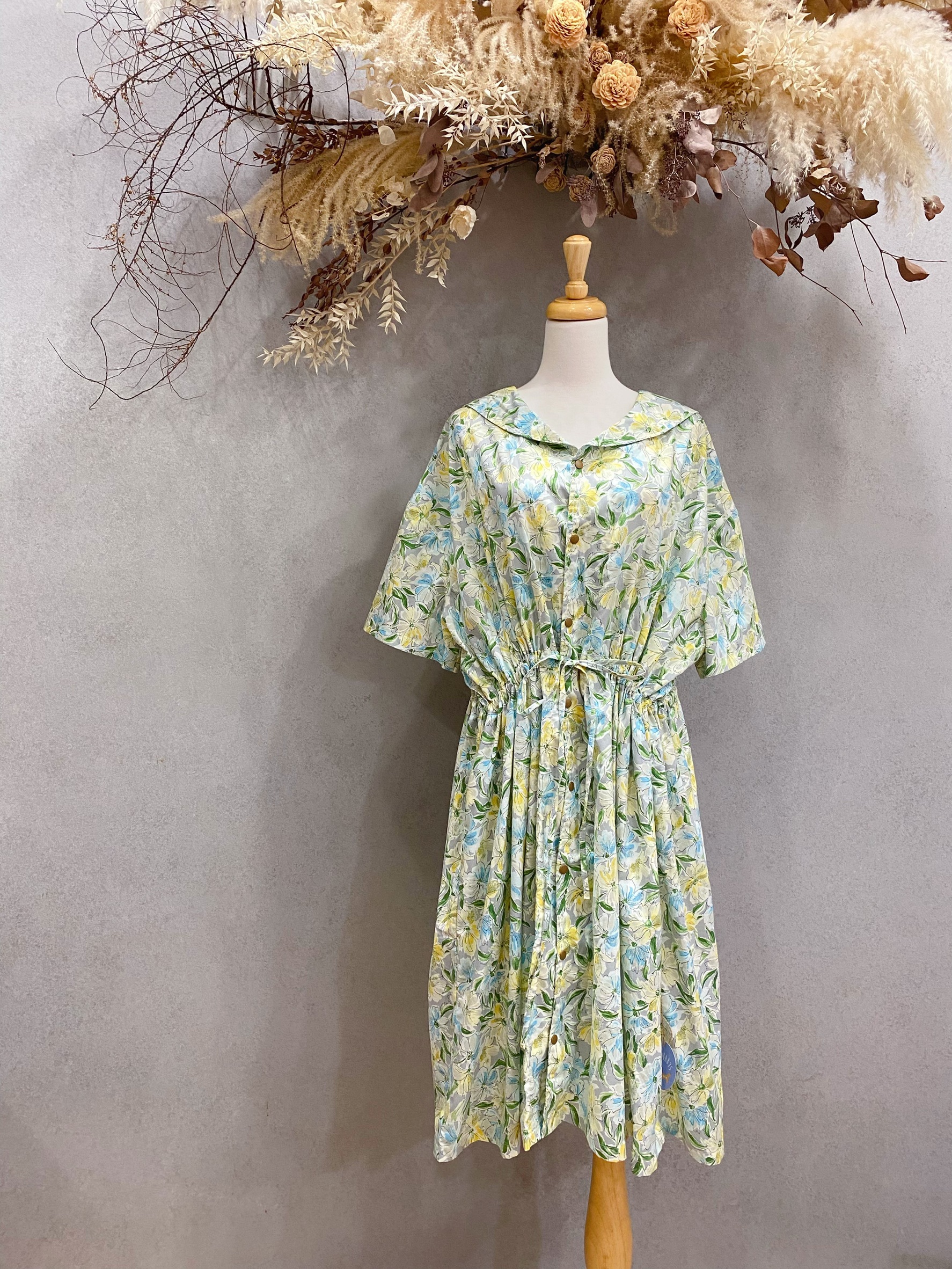 灰底黃藍小花 媽咪海軍領綁帶外套