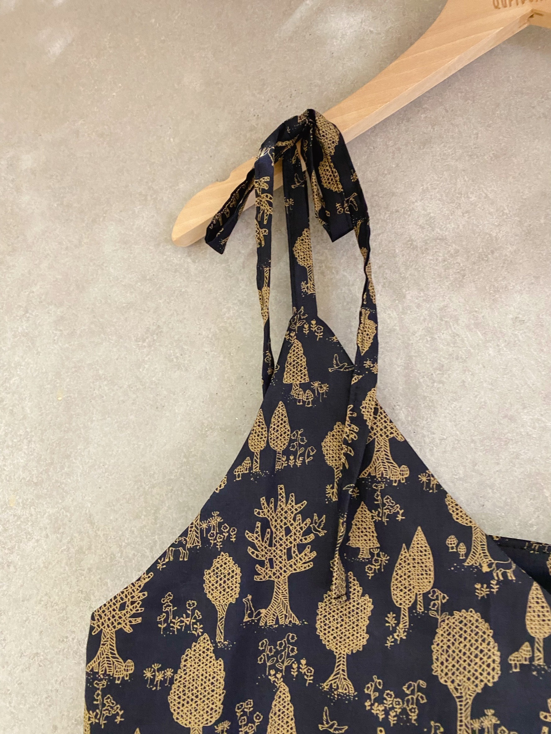 黑底奶茶樹 媽咪綁帶娃娃洋裝