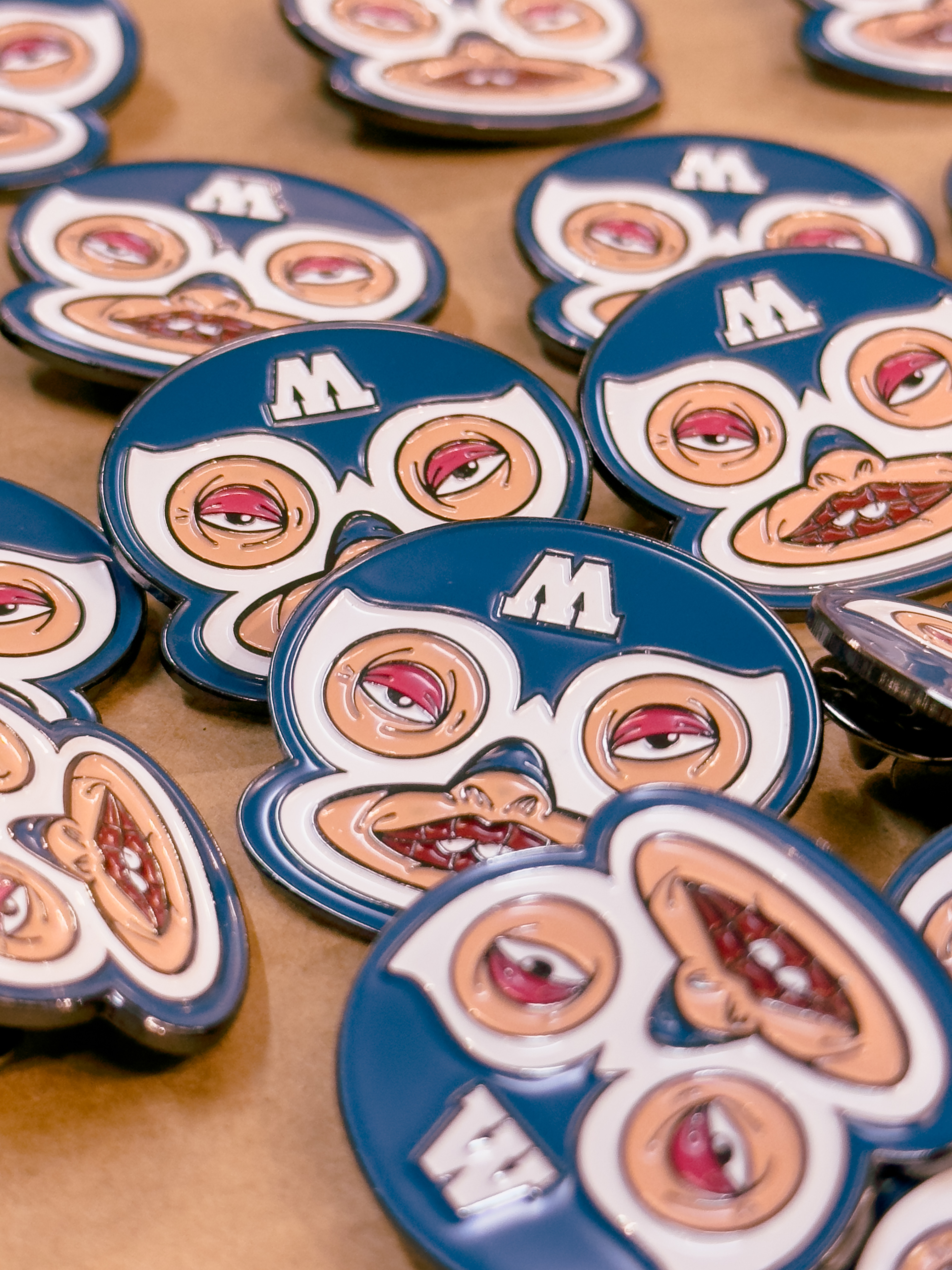 ‼️Mr. Ogay 黑雞先生 ❌ MOLOTOW‼️ 限量聯名胸章