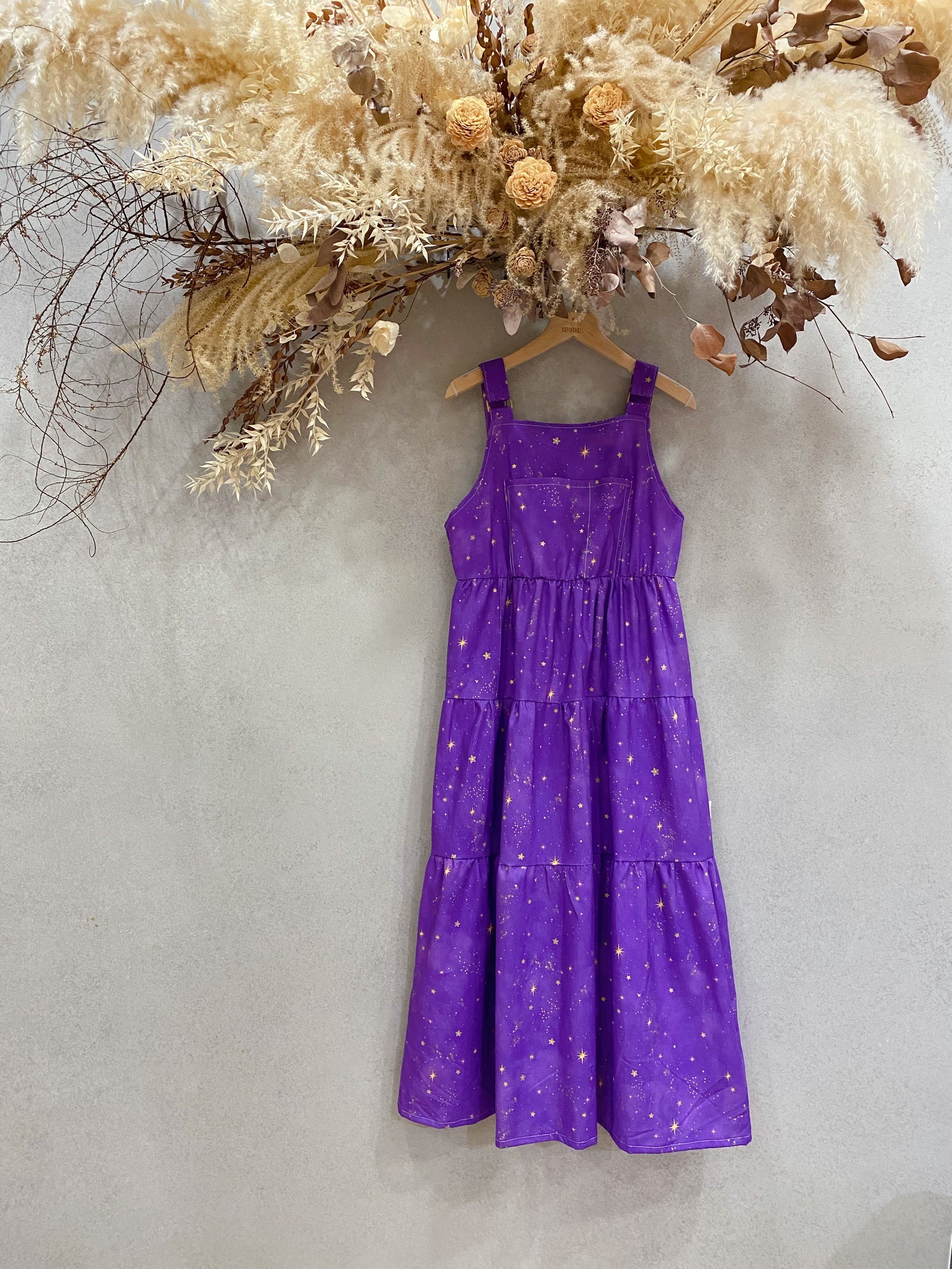 紫星辰 媽咪吊帶千層長洋裝