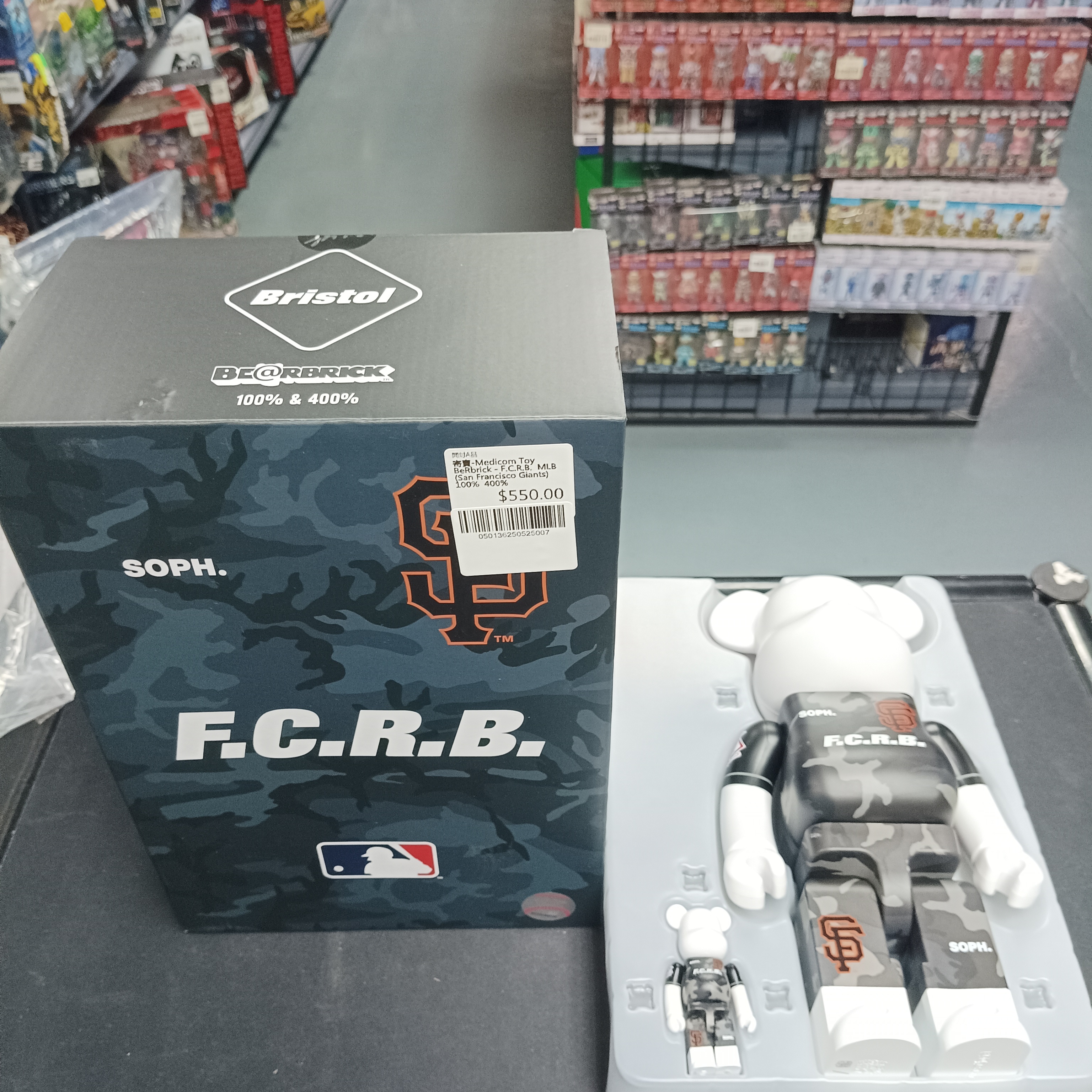 寄賣-Medicom Toy Be@Rbrick - F.C.R.B. × MLB (San Francisco Giants) 100% & 400%