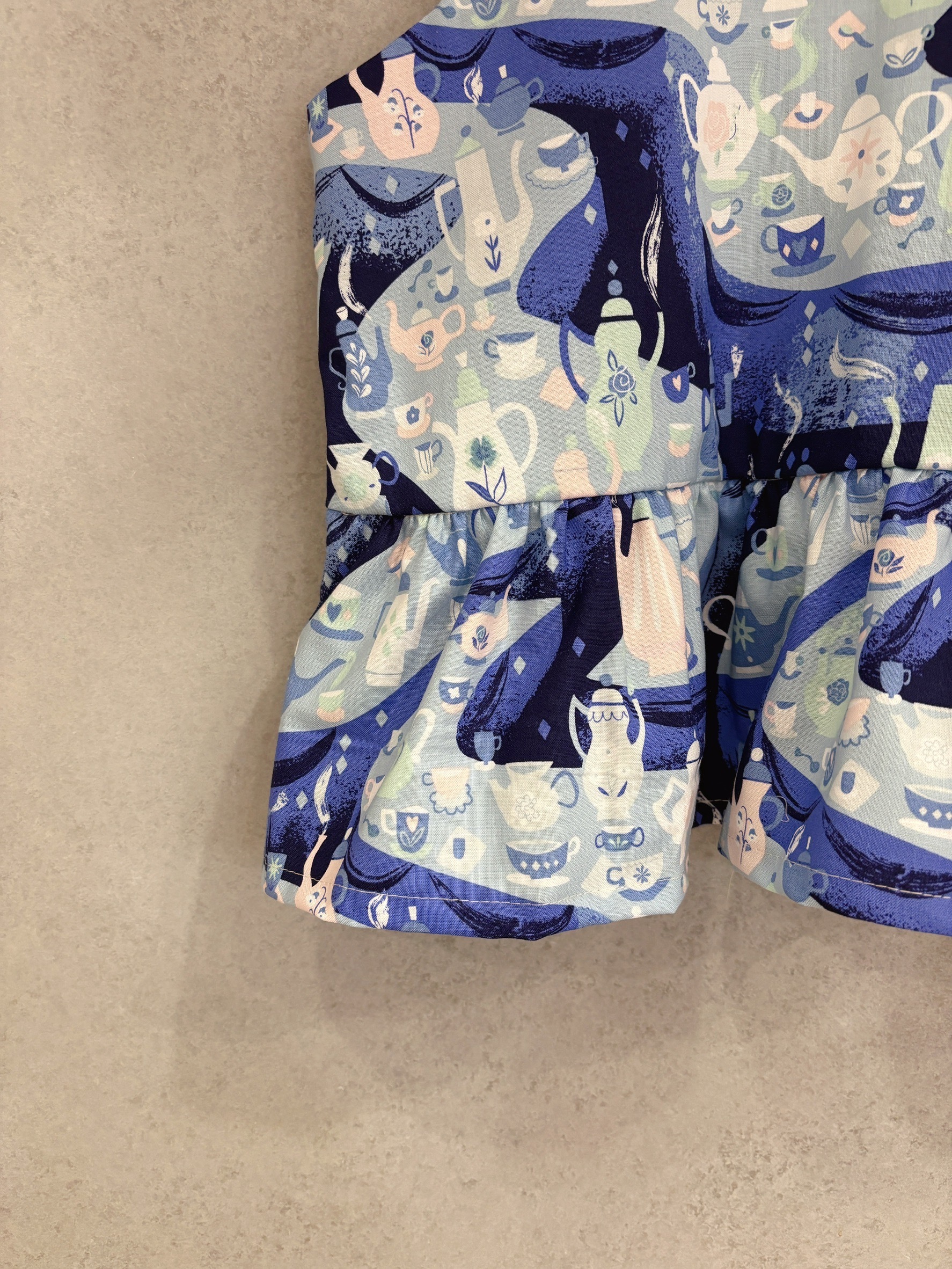 深藍茶壺 媽咪細肩帶蛋糕背心(M)