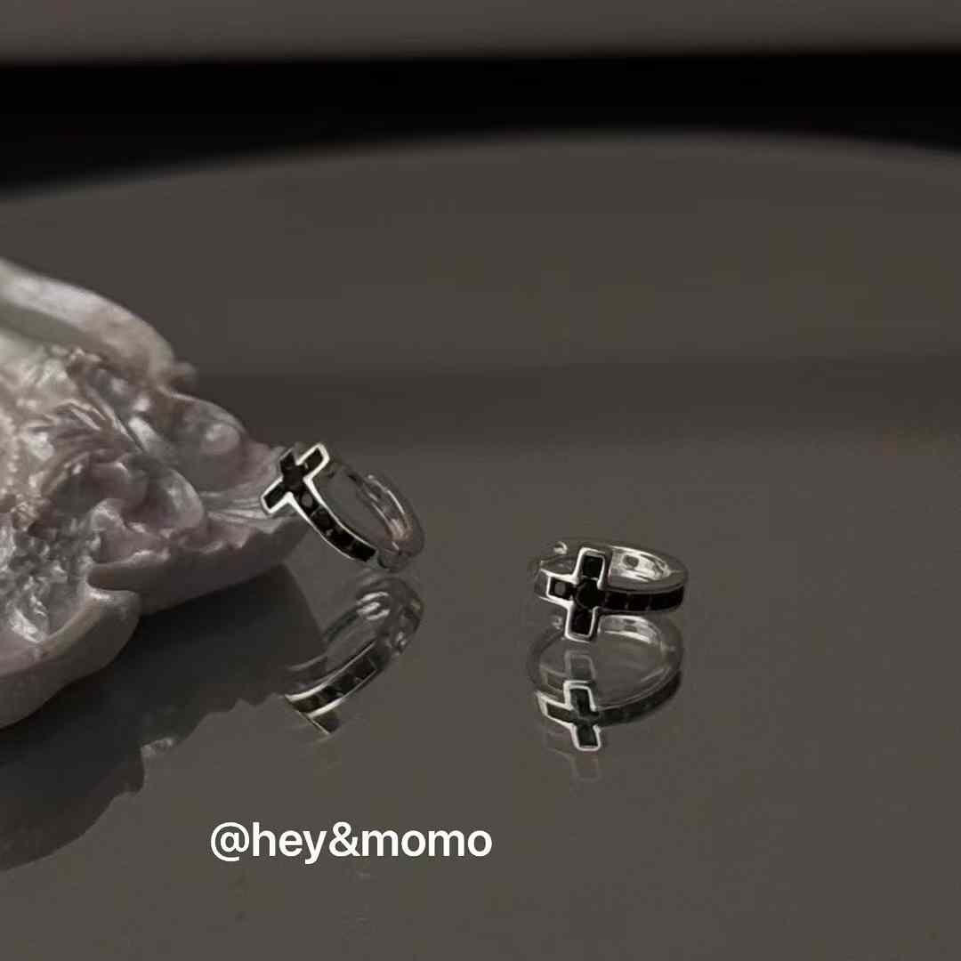 HM4356 925銀黑鑽十字架造型簡約小耳扣