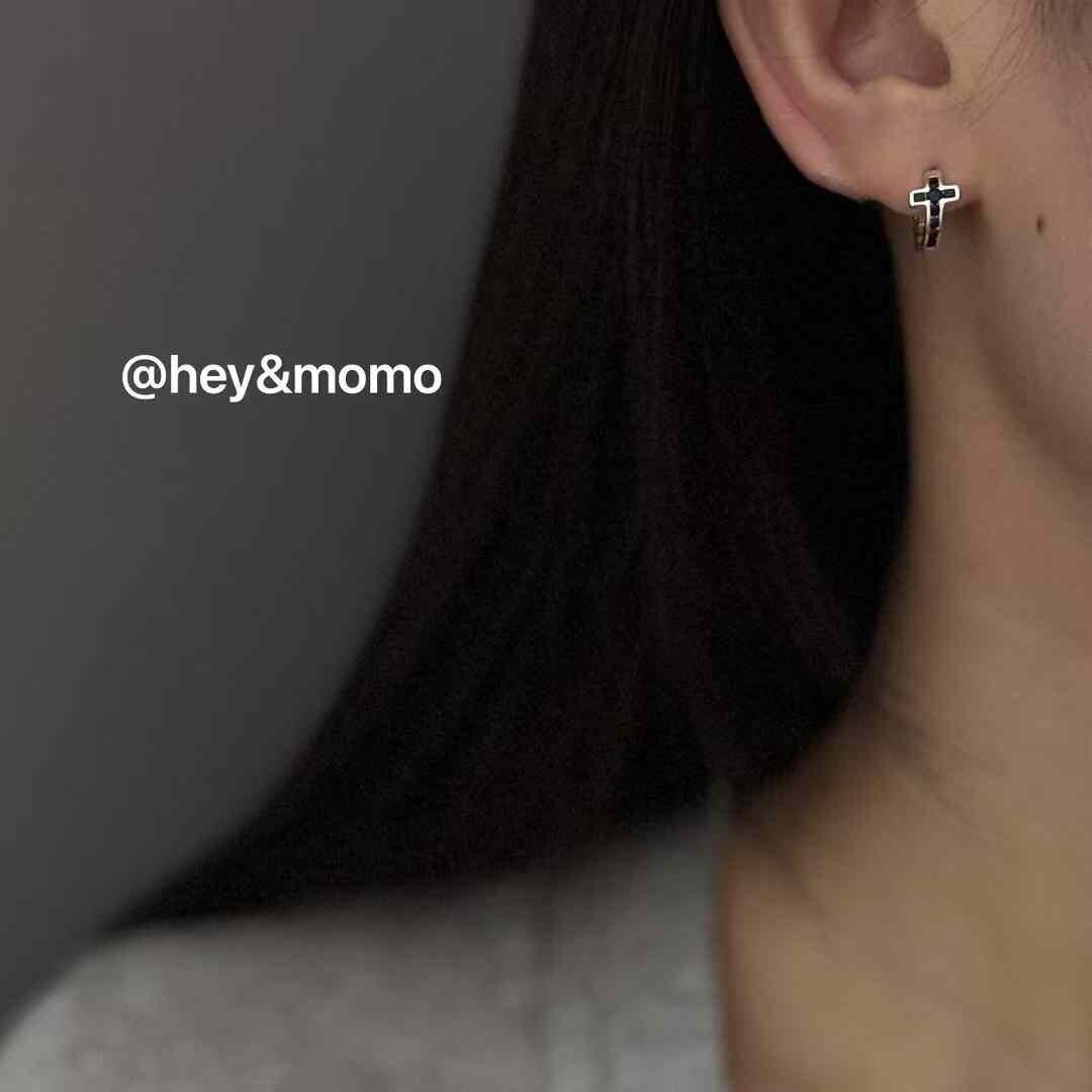 HM4356 925銀黑鑽十字架造型簡約小耳扣