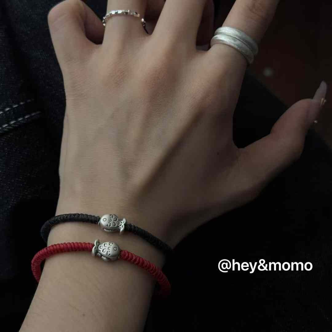 HM4359 925銀招財錦鯉小銀魚造型蜜蠟手鍊