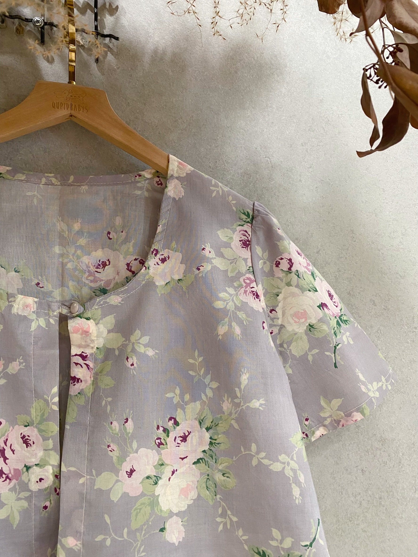 灰底粉花卉 媽咪小開衫