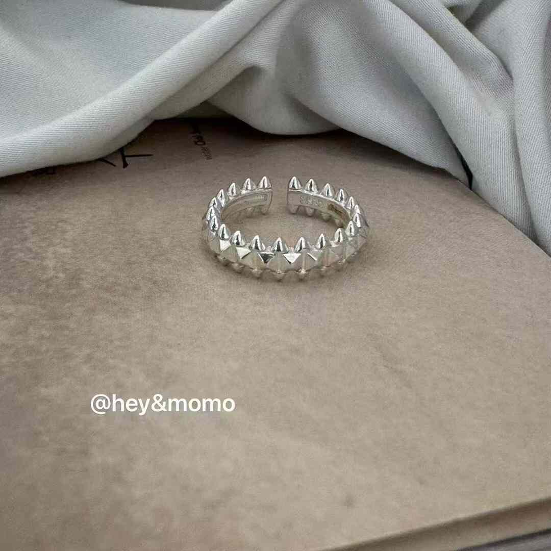 HM4364 925銀個性鉚釘戒指