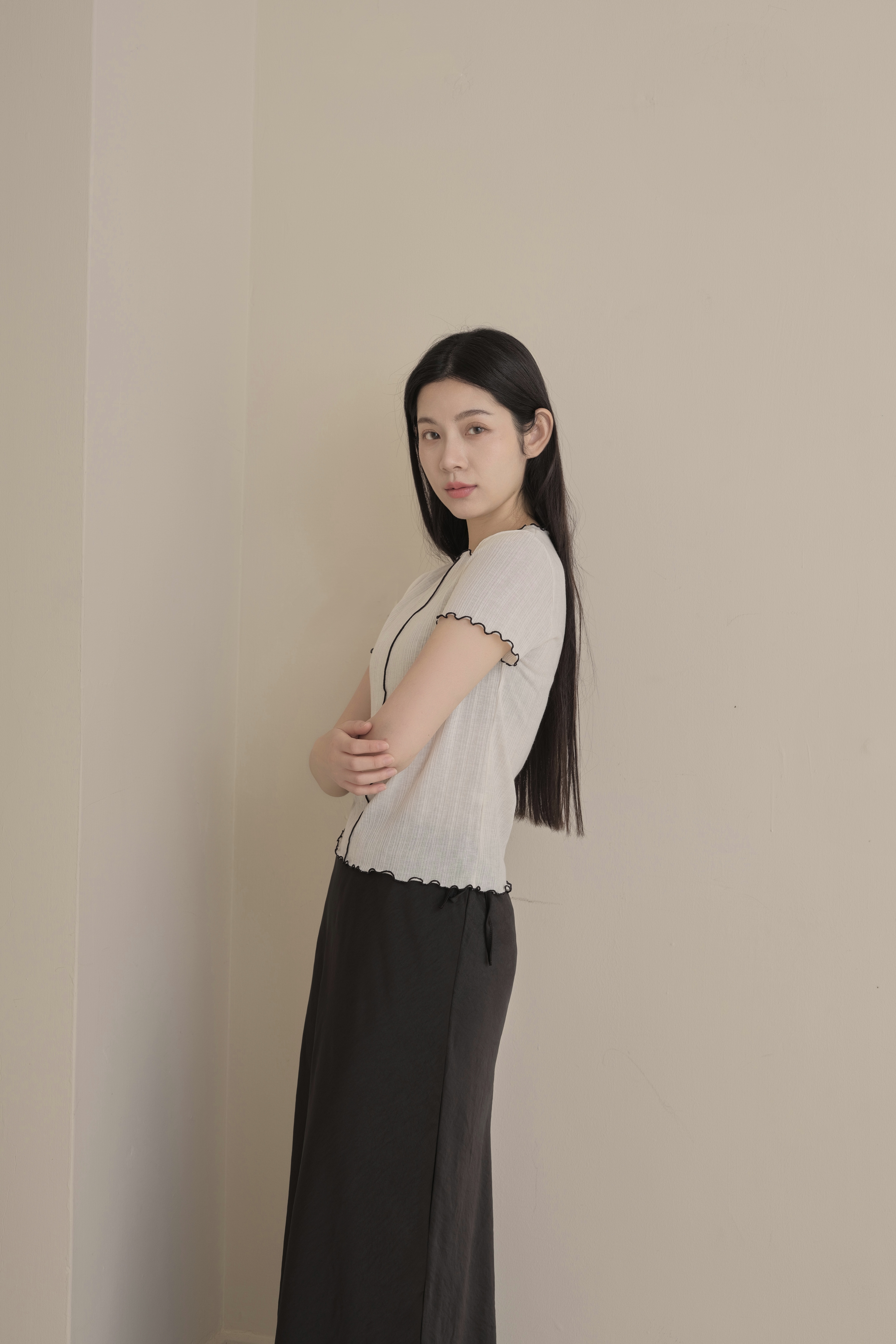 正韓 撞色滾邊上衣(白）