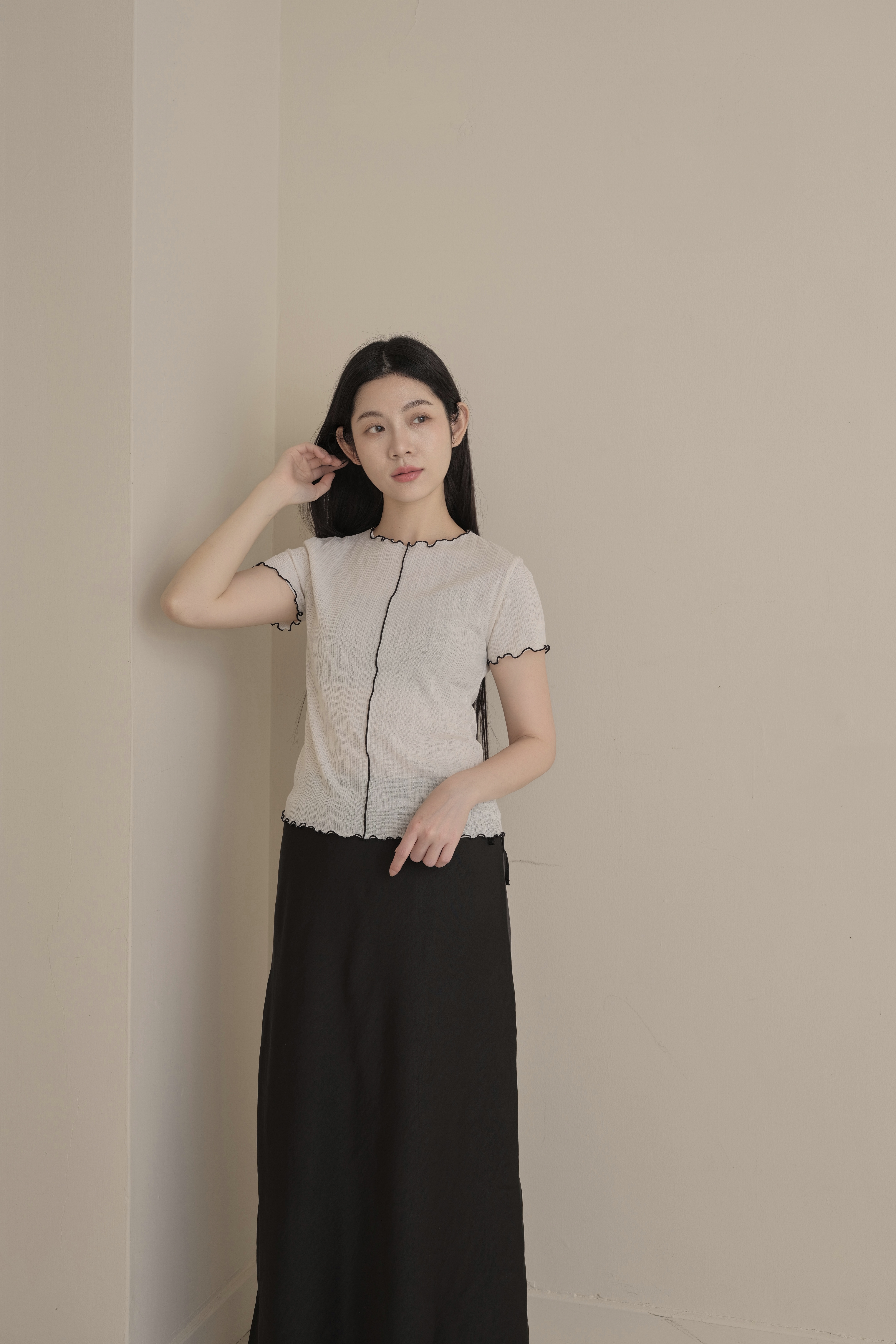 正韓 撞色滾邊上衣(白）