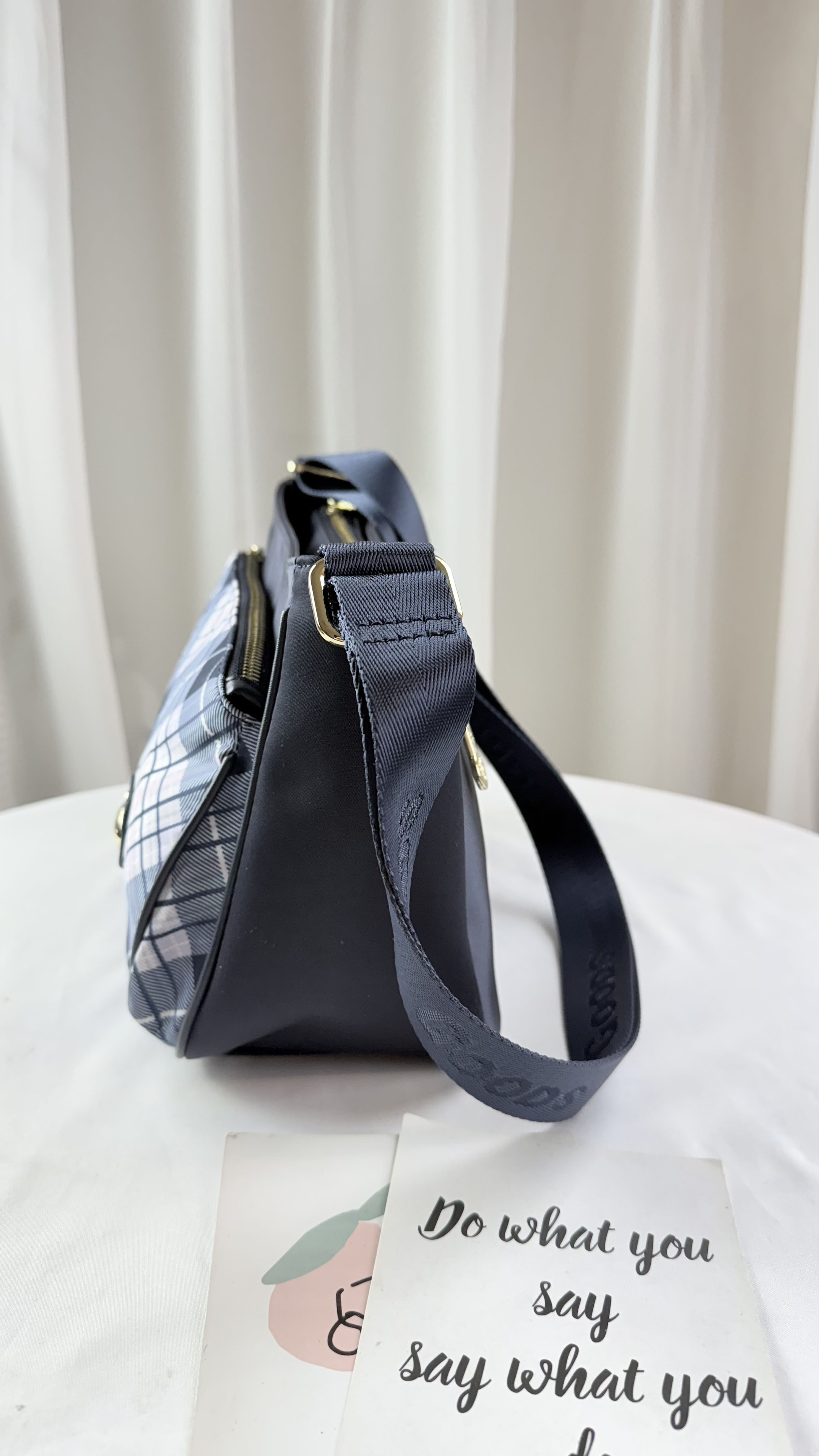 GOODS 英倫格紋藍拼色防潑水側背包 #28069