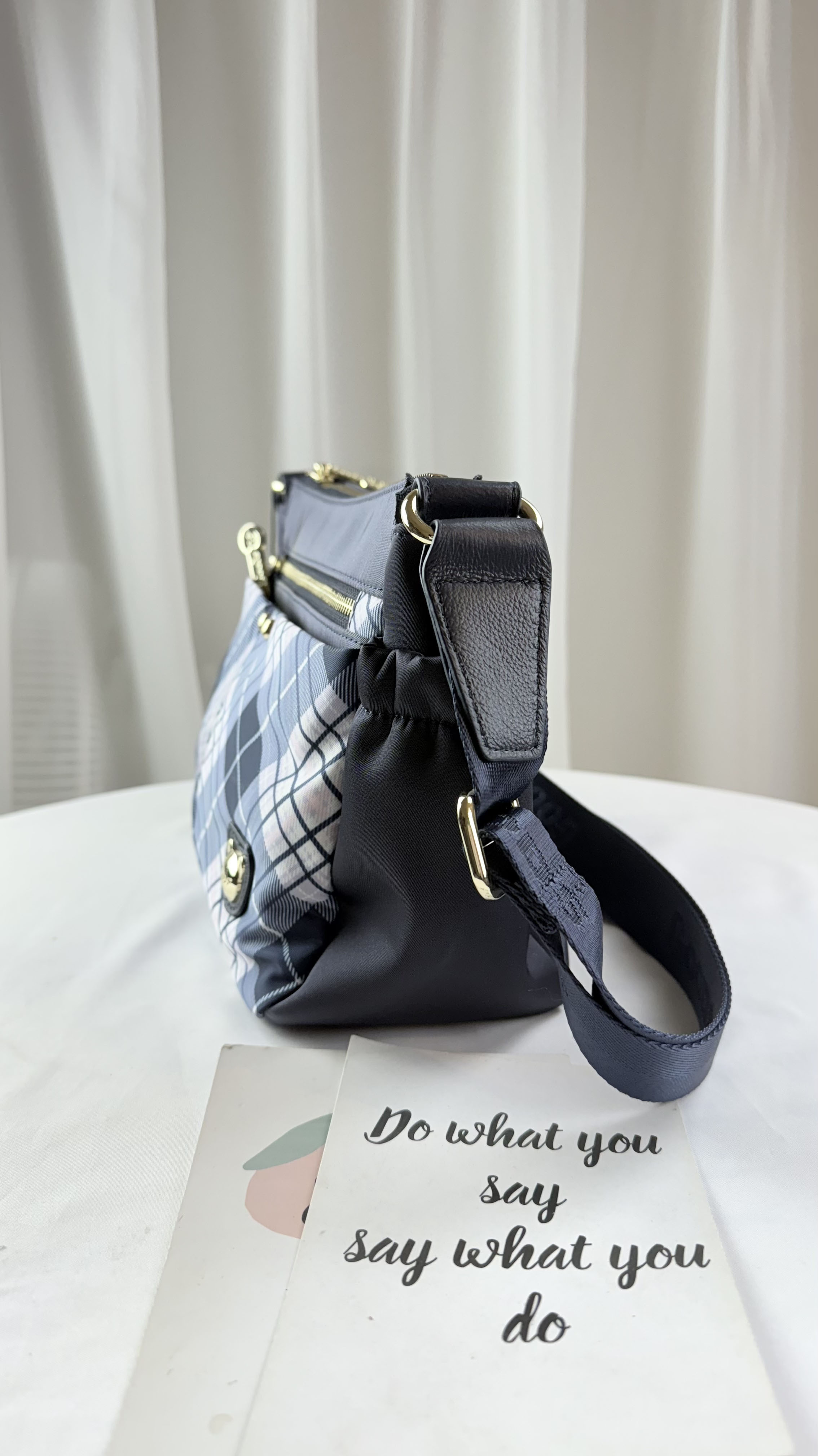 GOODS 英倫格紋藍拼色防潑水側背包  #2806