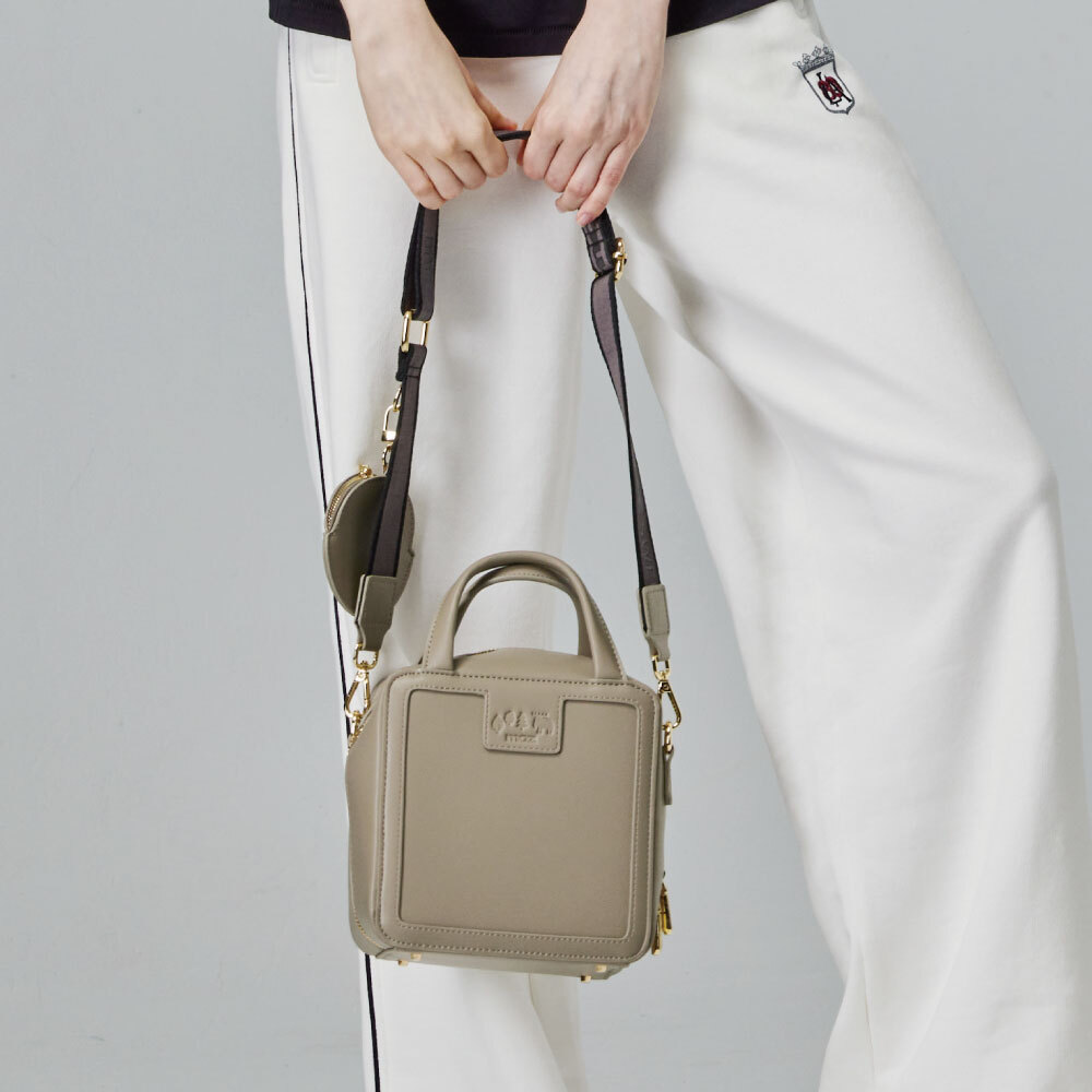 moz瑞典 駝鹿 防潑水 皮革方包(大象灰)