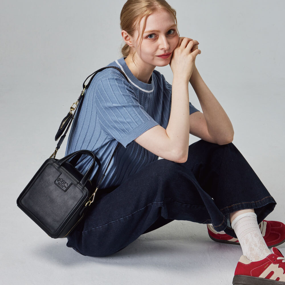 新品上市】moz瑞典駝鹿防潑水皮革方包(黑)