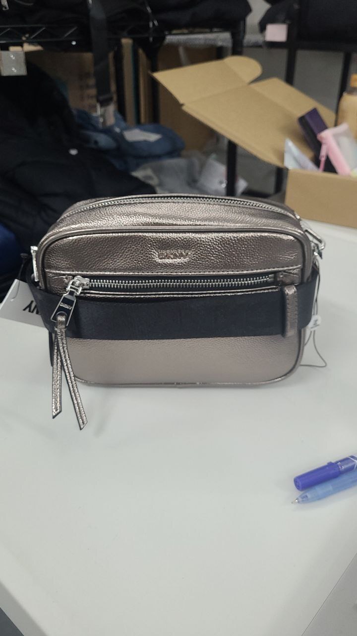 [S] DKNY GUNMETAL R43E0A61 ZOIE CAMERA BAG, 755403137241 (SD1357)