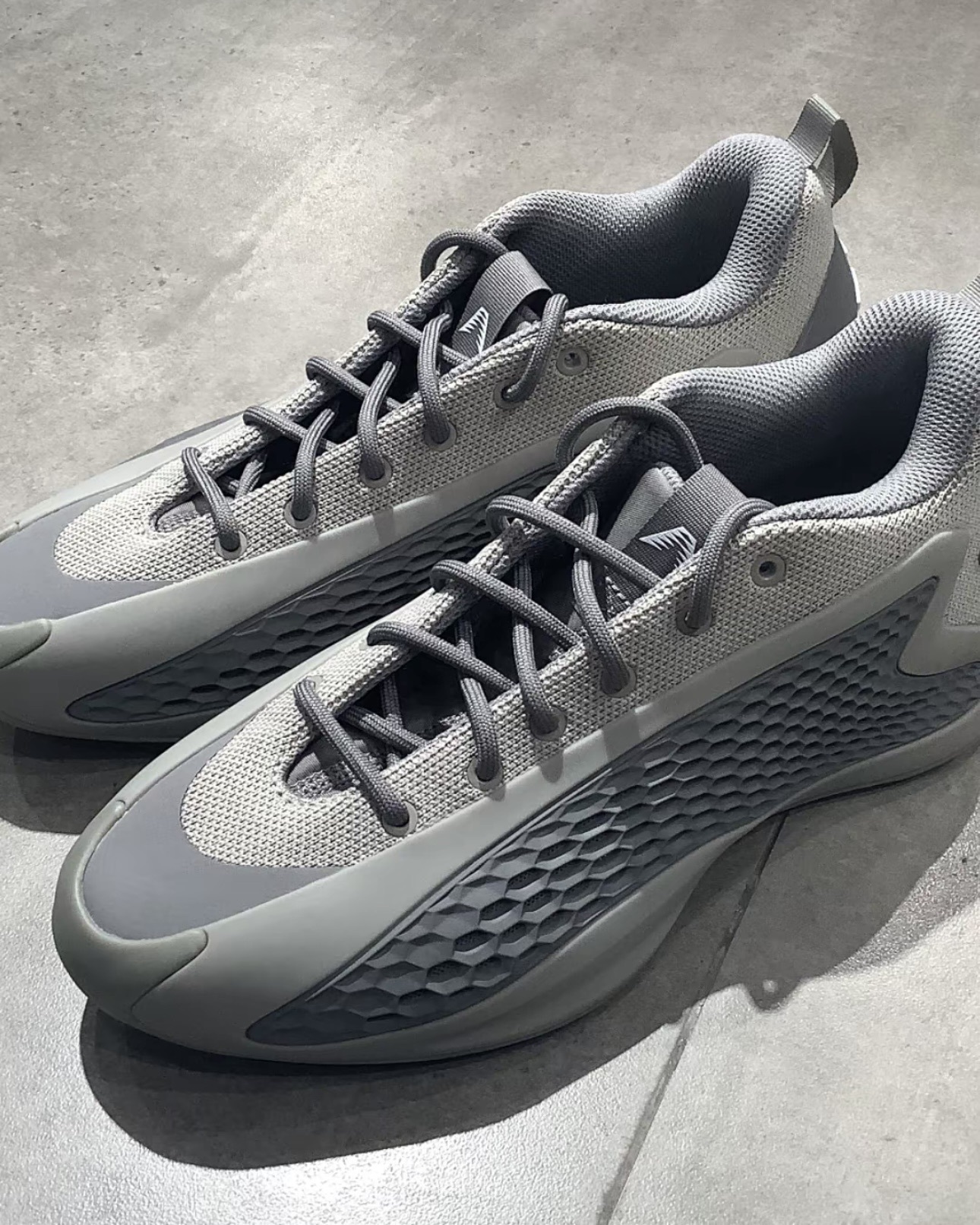 男鞋 ADIDAS ANTHONY EDWARDS 1 LOW 酷灰 灰 AE1 蟻人 籃球鞋【JS1775】Edwards AE1