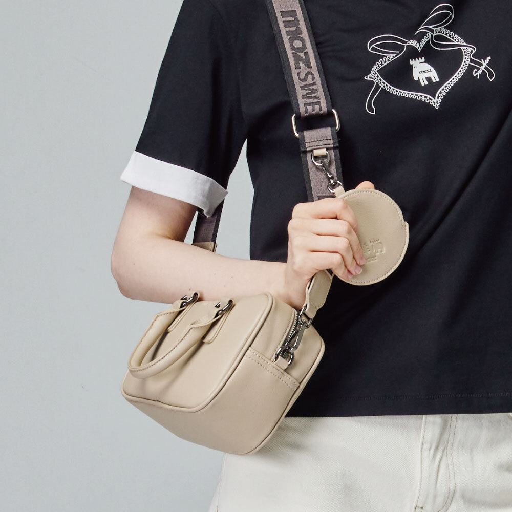 moz瑞典駝鹿 防潑水 枕頭包 (奶油白)