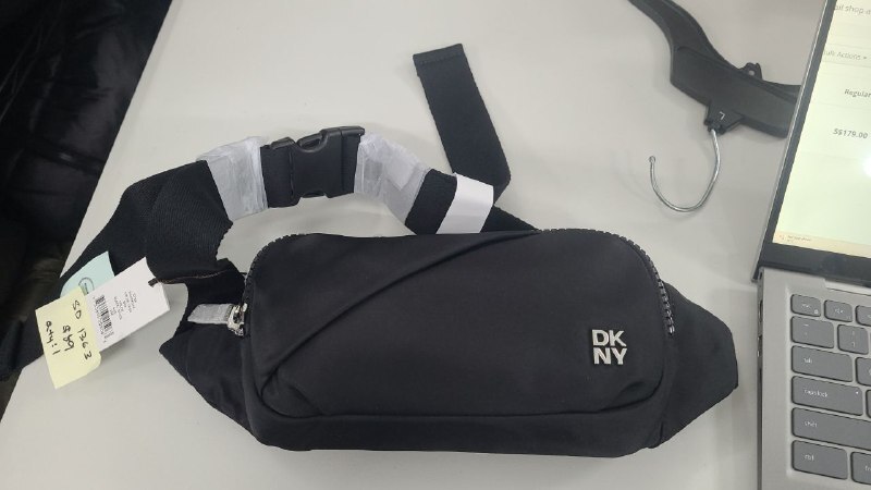 [S] DKNY BLACK/SILVER R430YG44 NOAH CROSSBODY SLING BAG, 755403205063 (SD1363)