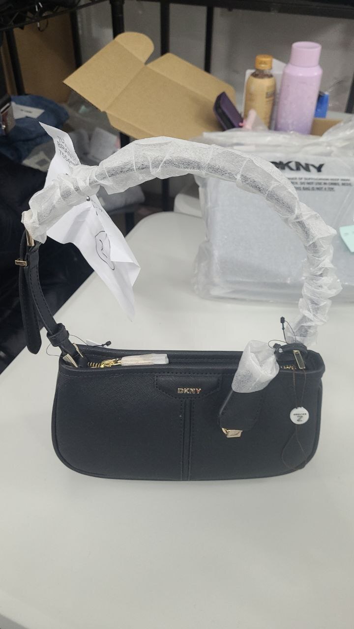 [S] DKNY BLK/GOLD B43H1G88 BRANDON DEMI BAG, 755403138736 FINAL SALE (SD1366)