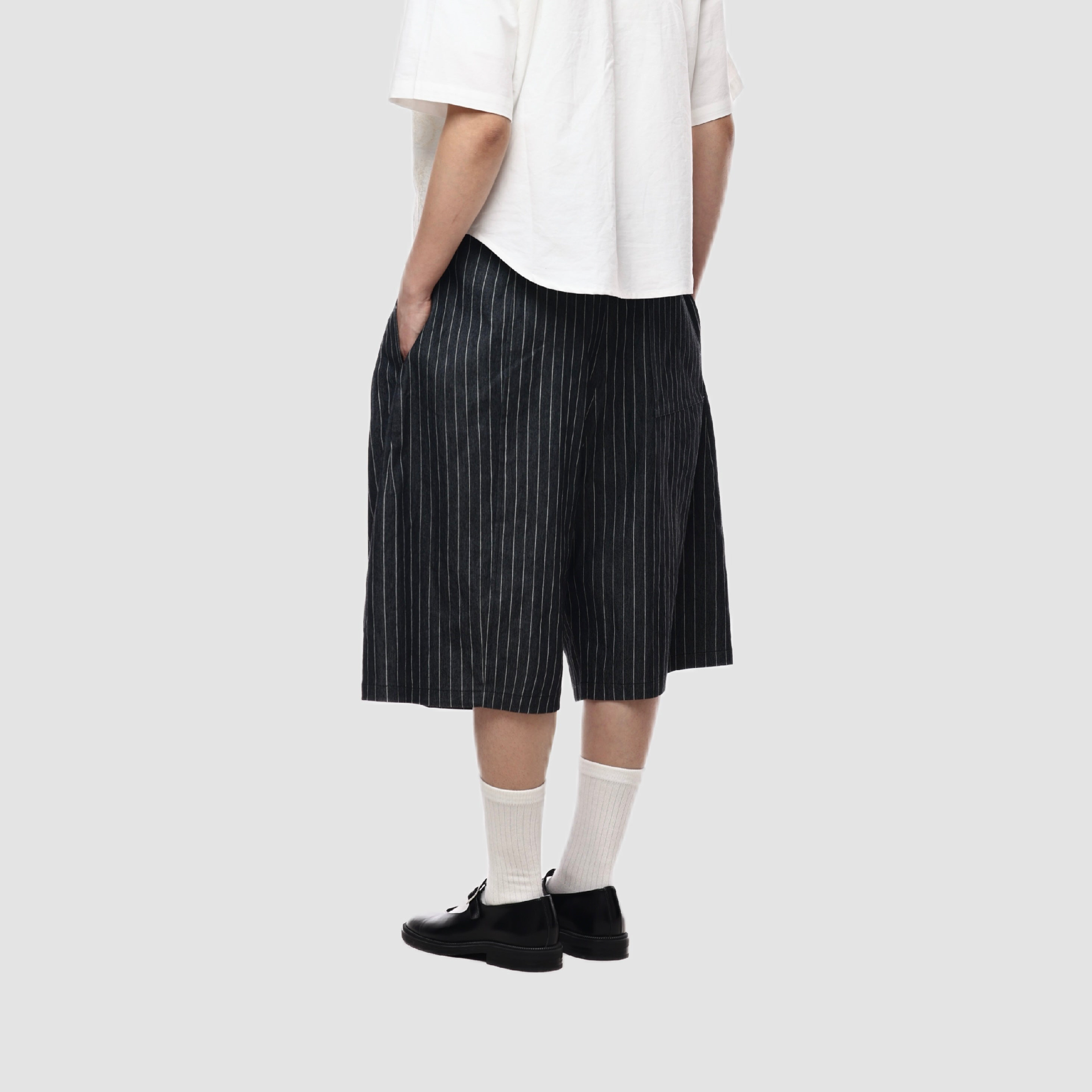 6cRAyon Wide-Leg Double Pleated Shorts 寬版雙褶 條紋短褲