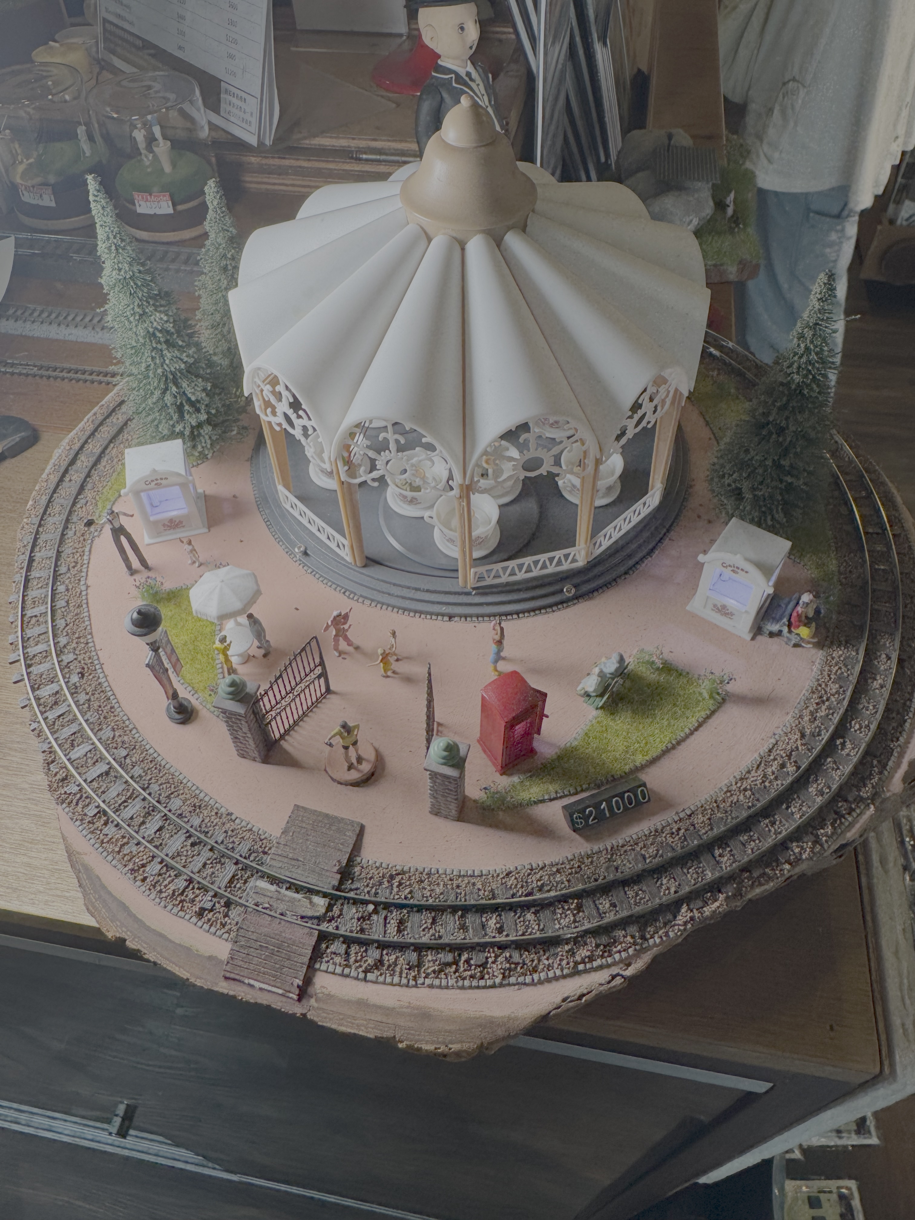 中型景 HOe規 歡樂馬戲遊樂園