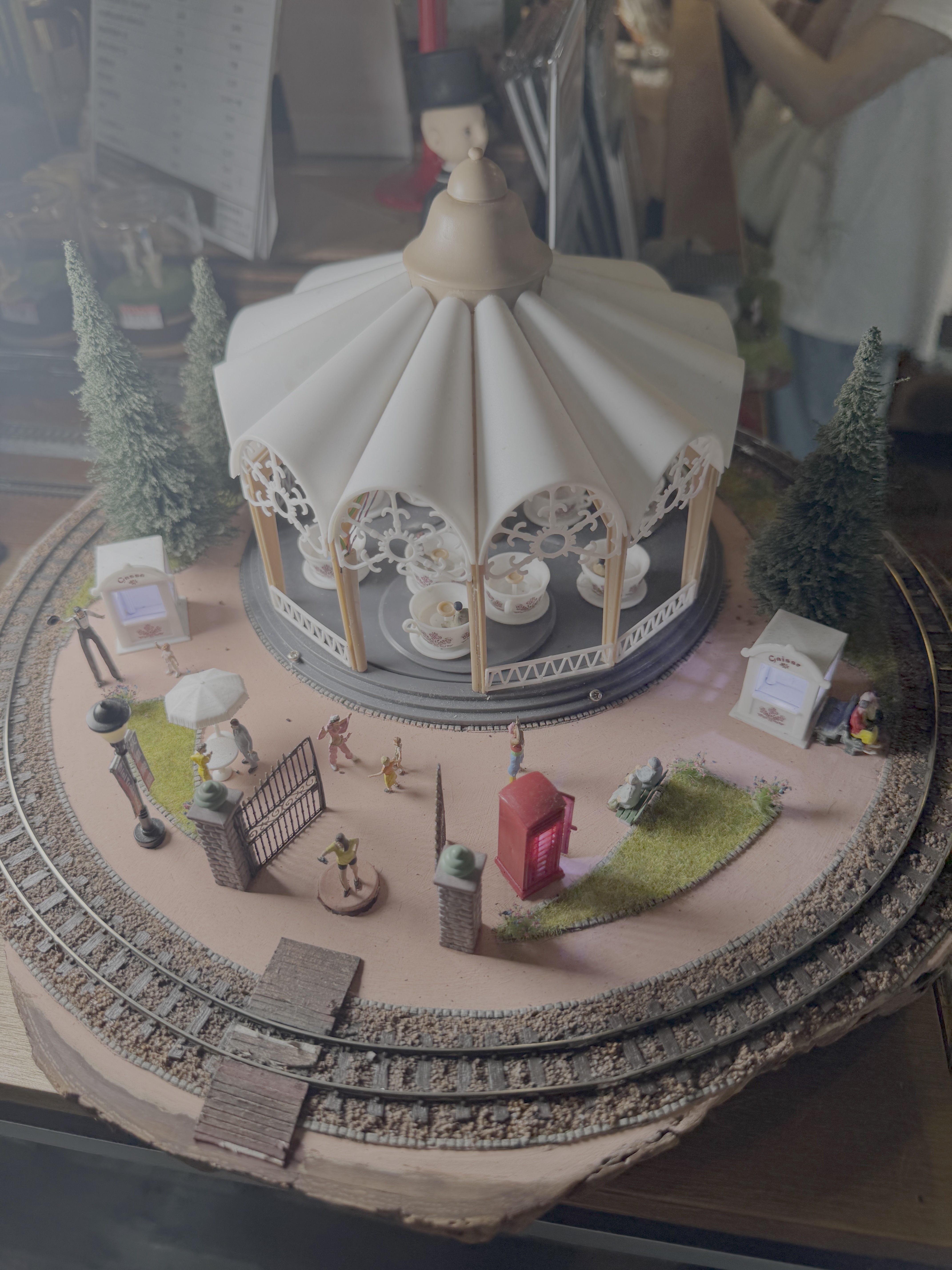 中型景 HOe規 歡樂馬戲遊樂園