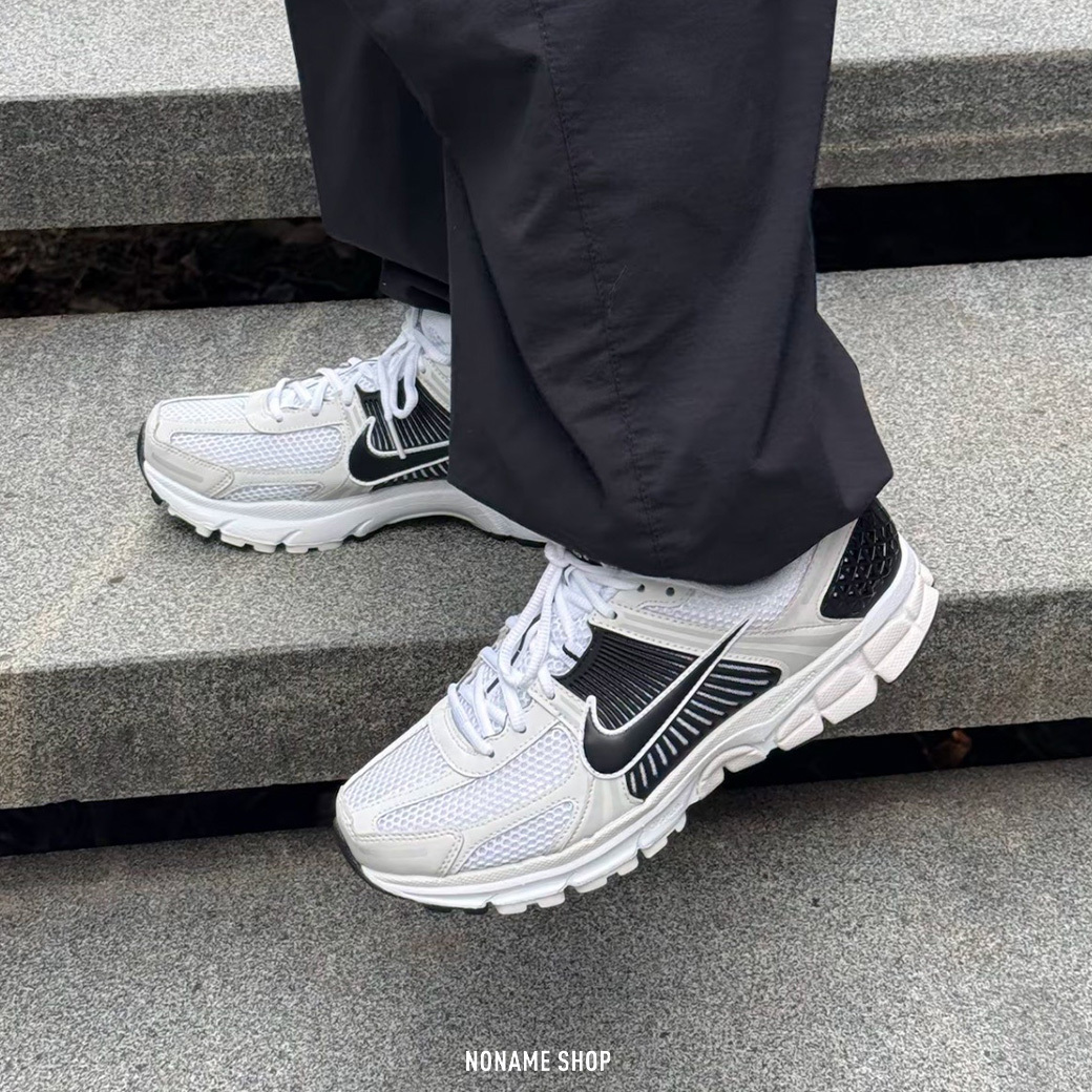 NIKE ZOOM VOMERO 5 WHITE BLACK 黑白熊貓 (男款)