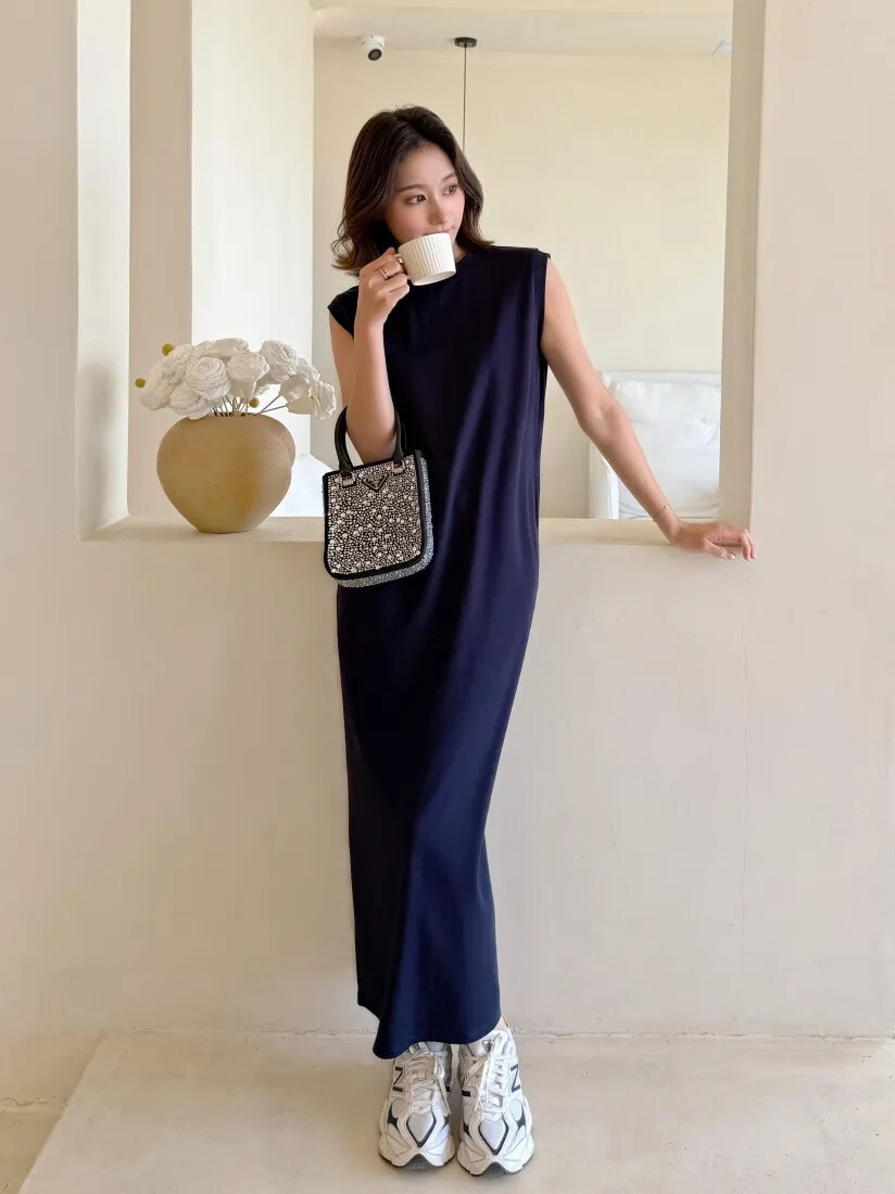 簡約感寬肩後開衩造型小立領長洋裝-F / 3色 (Elegant & Love)